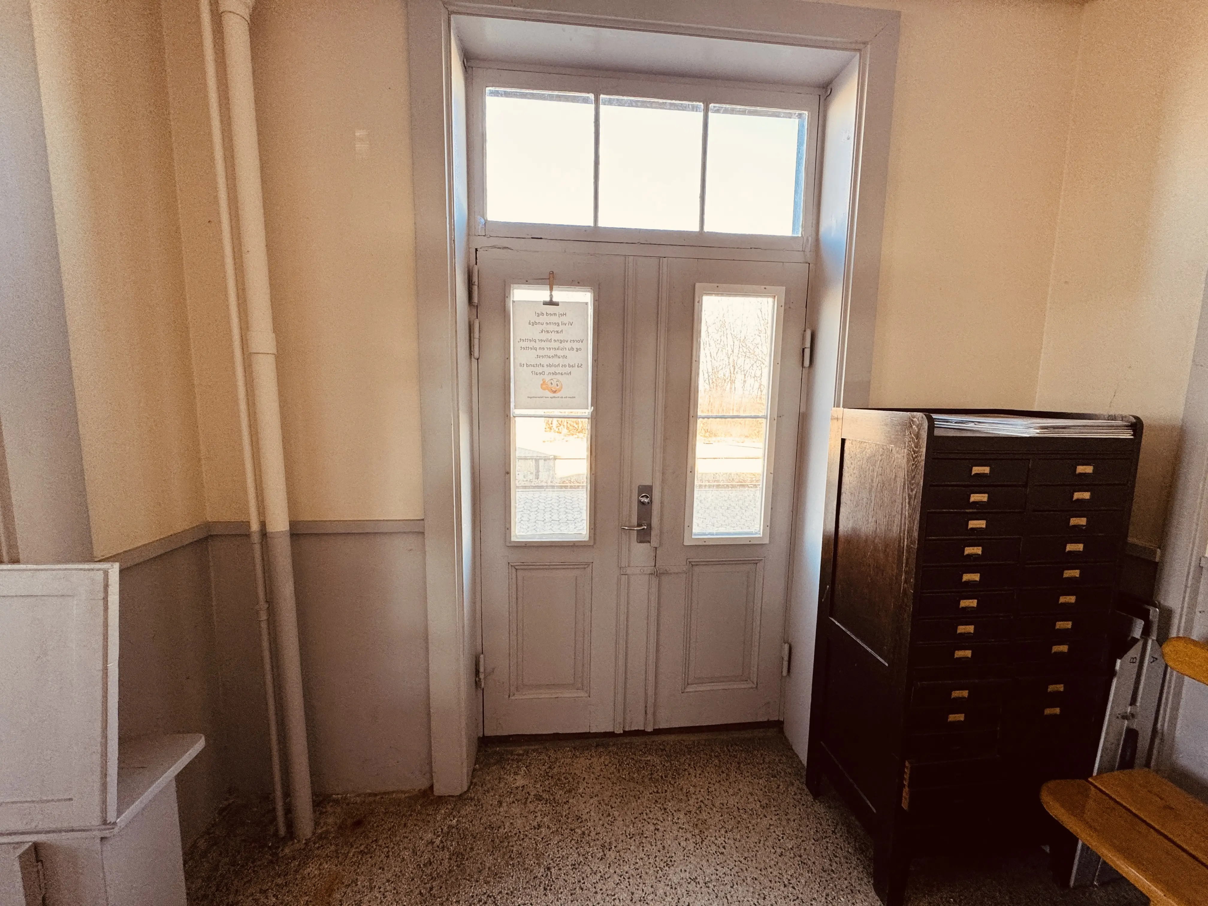 Billede af indretningen i Græsted Station. Billede af indretningen i Græsted Station.