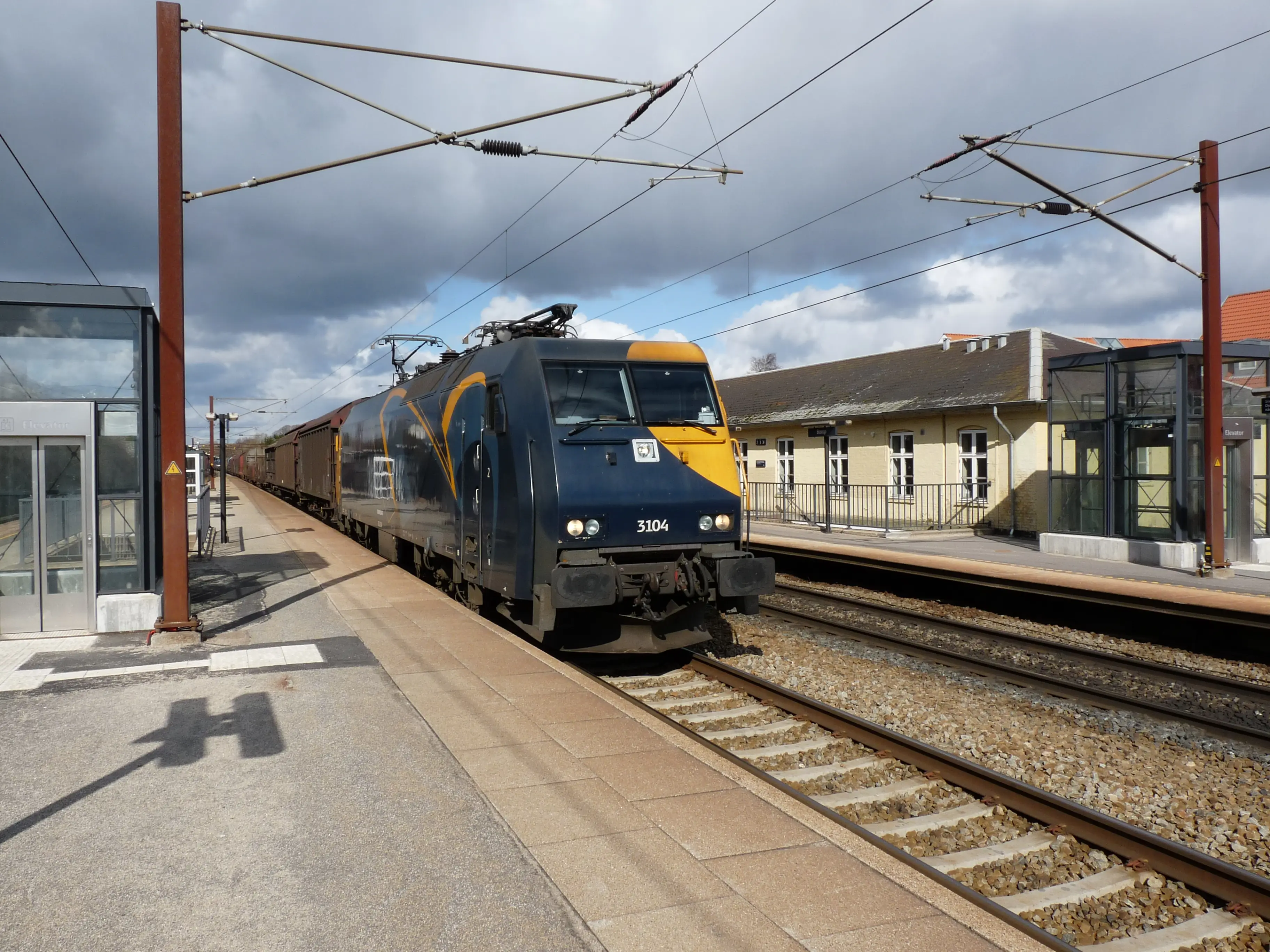 Billede af RSC EG 3104, tidligere DSB EG 3104 fotograferet ud for Borup Station. Billede af RSC EG 3104, tidligere DSB EG 3104 fotograferet ud for Borup Station.