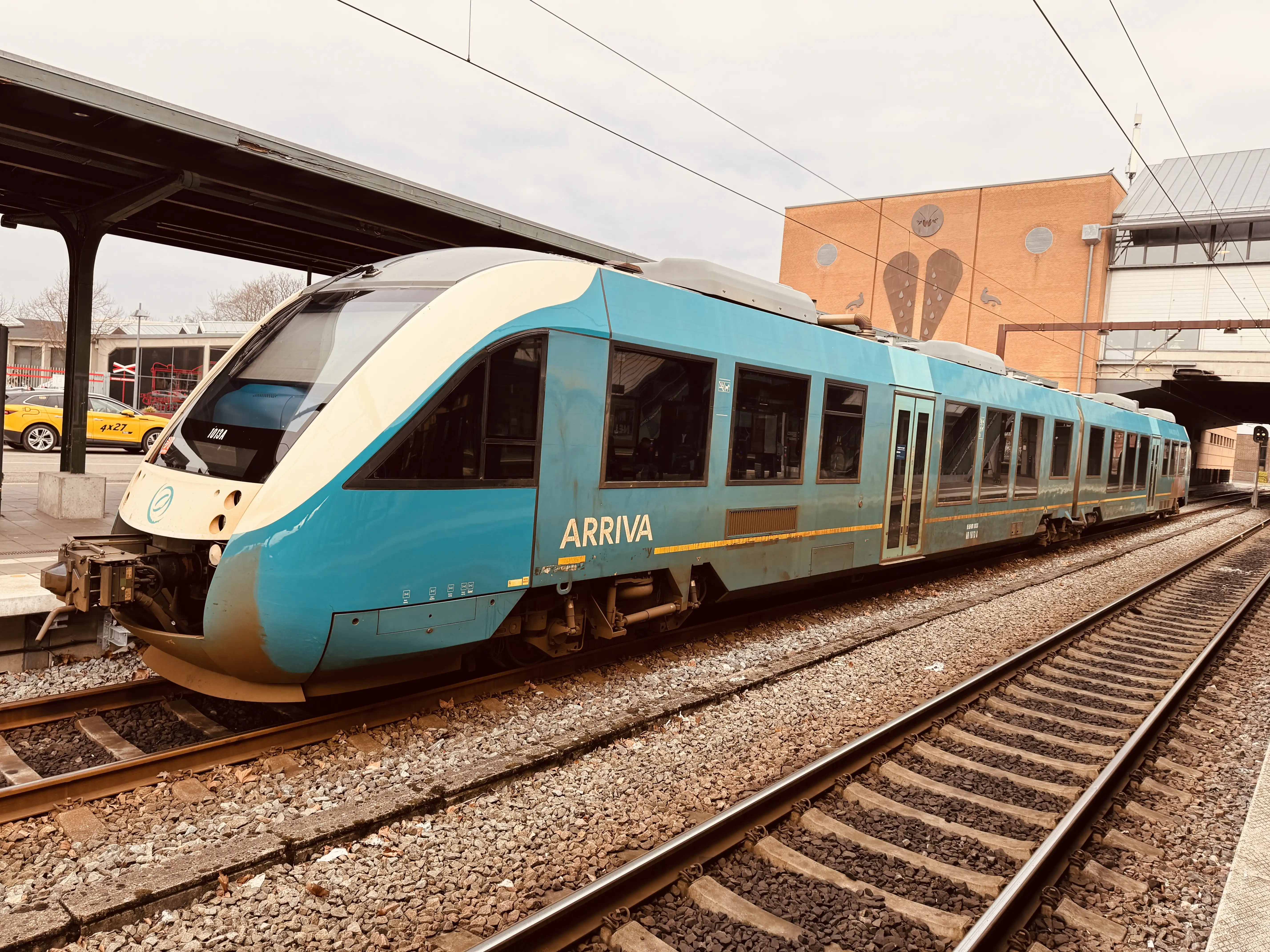 Billede af ARRIVA AR 1013 fotograferet ud for Odense Banegård Center. Billede af ARRIVA AR 1013 fotograferet ud for Odense Banegård Center.