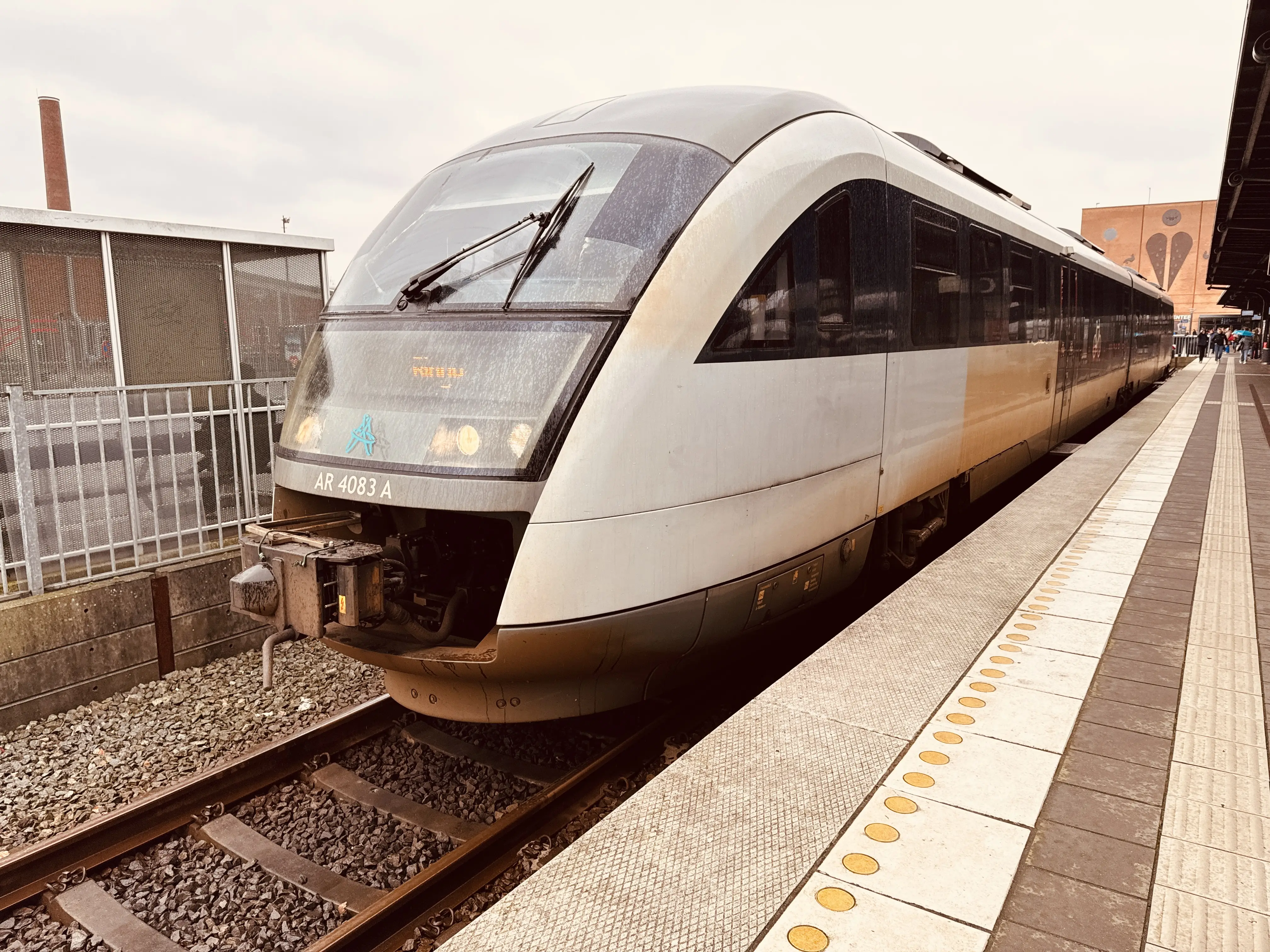 Billede af ARRIVA AR 4083, tidligere DSB MQ 4123-4923 fotograferet ud for Odense Banegård Center. Billede af ARRIVA AR 4083, tidligere DSB MQ 4123-4923 fotograferet ud for Odense Banegård Center.