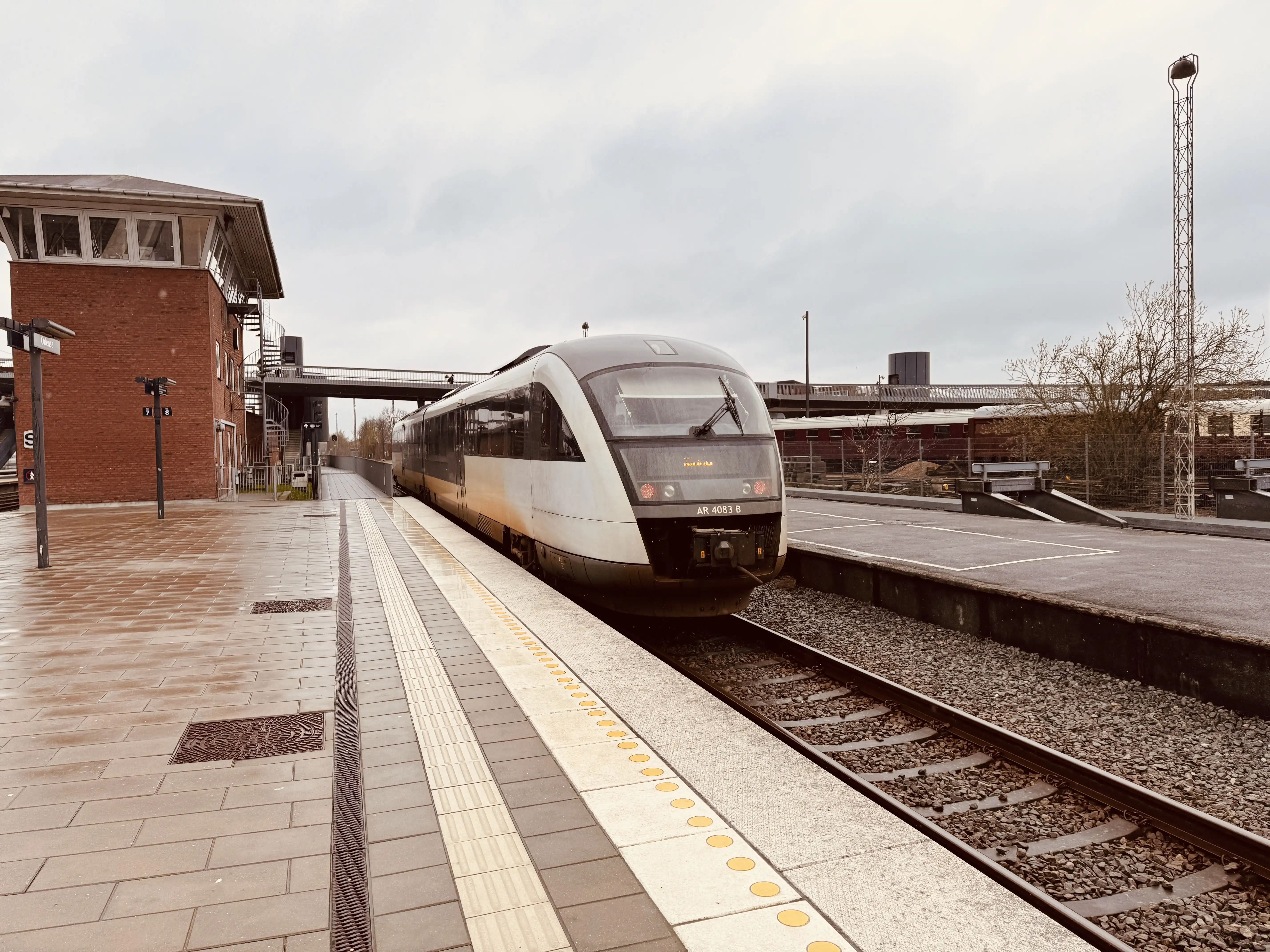 Billede af ARRIVA AR 4083, tidligere DSB MQ 4123-4923 fotograferet ud for Odense Banegård Center. Billede af ARRIVA AR 4083, tidligere DSB MQ 4123-4923 fotograferet ud for Odense Banegård Center.