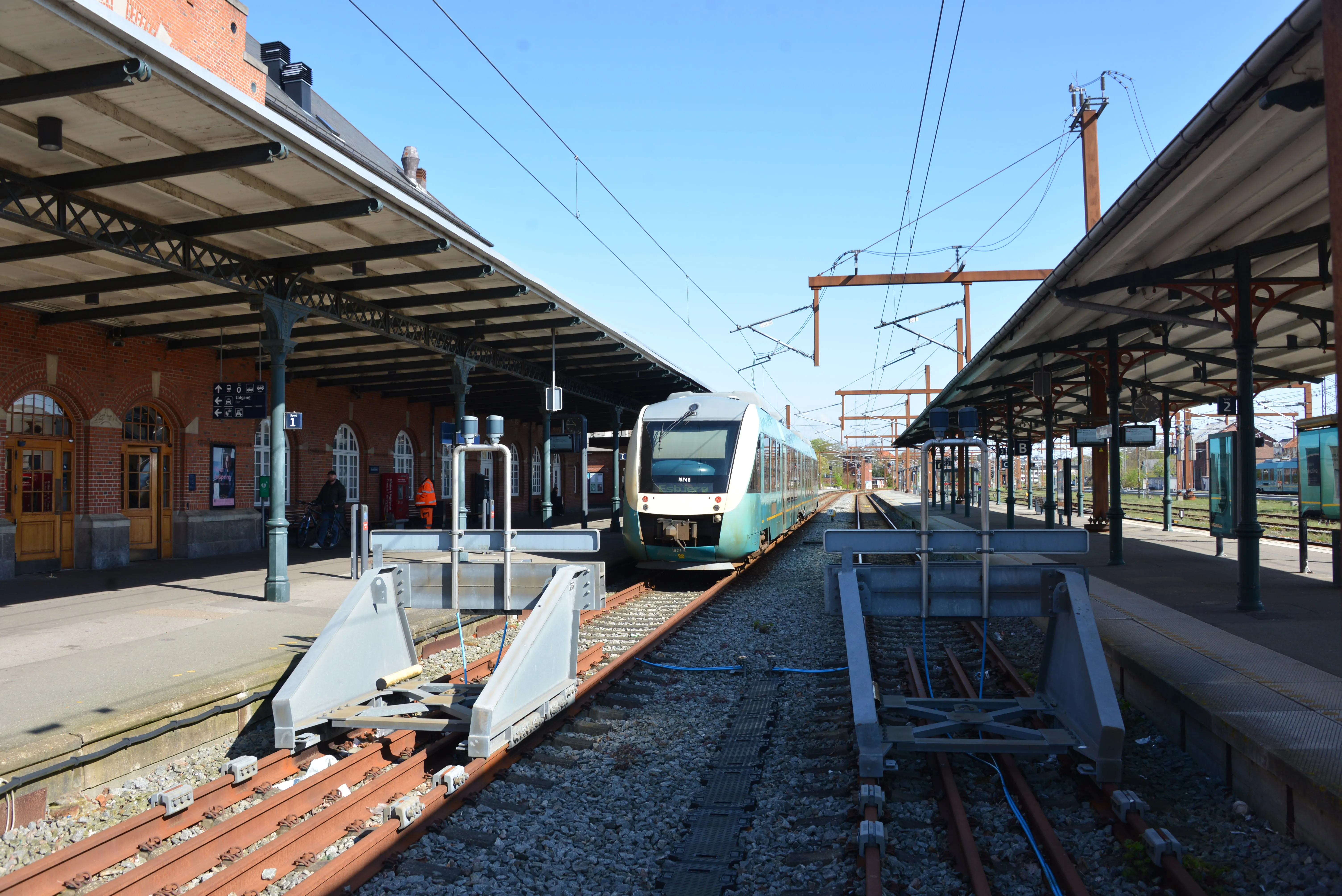 Billede af ARRIVA AR 1024 fotograferet ud for Esbjerg Station. Billede af ARRIVA AR 1024 fotograferet ud for Esbjerg Station.