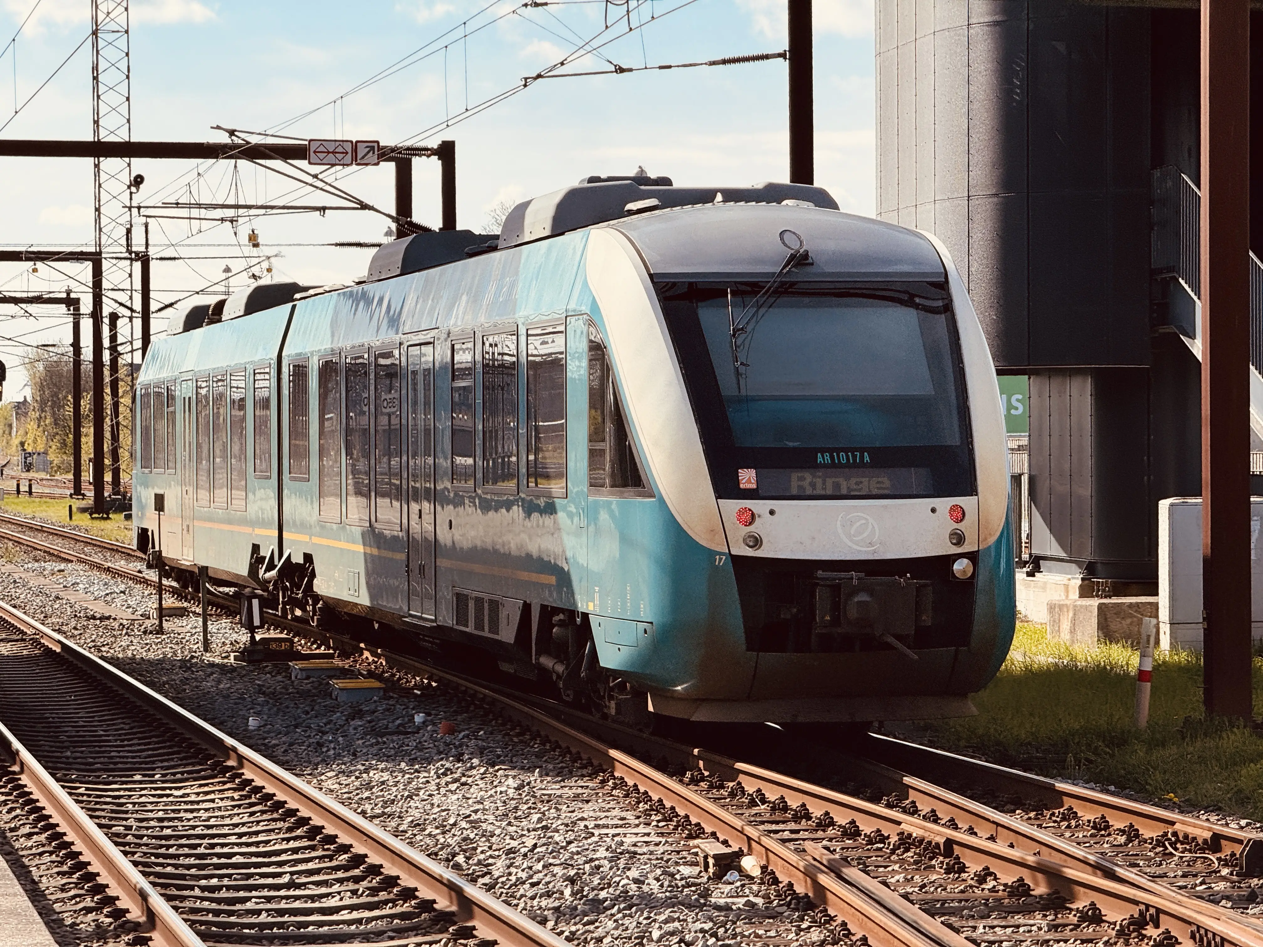 Billede af ARRIVA AR 1017 fotograferet ud for Odense Banegård Center. Billede af ARRIVA AR 1017 fotograferet ud for Odense Banegård Center.