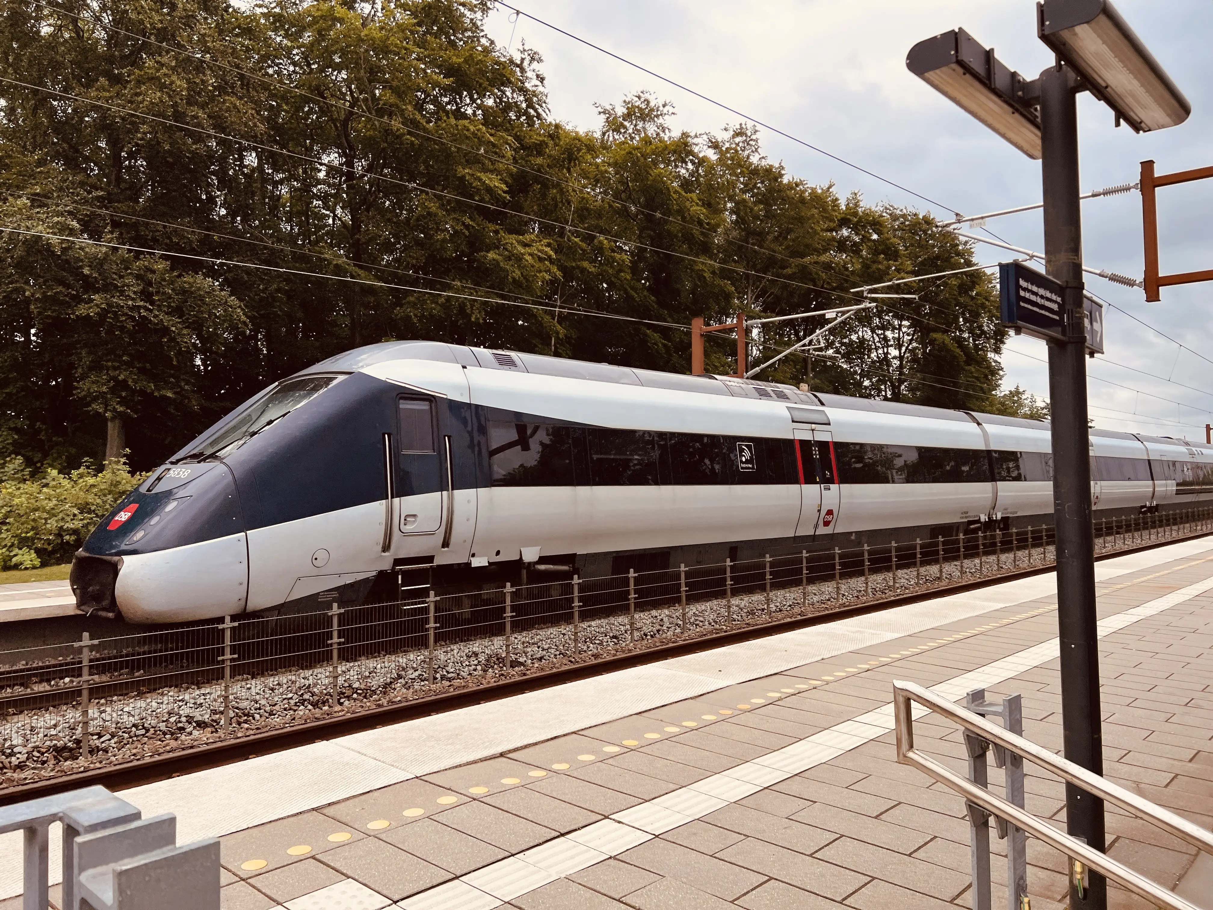 Billede af DSB MG 5638 fotograferet ud for Vipperød Station. Billede af DSB MG 5638 fotograferet ud for Vipperød Station.