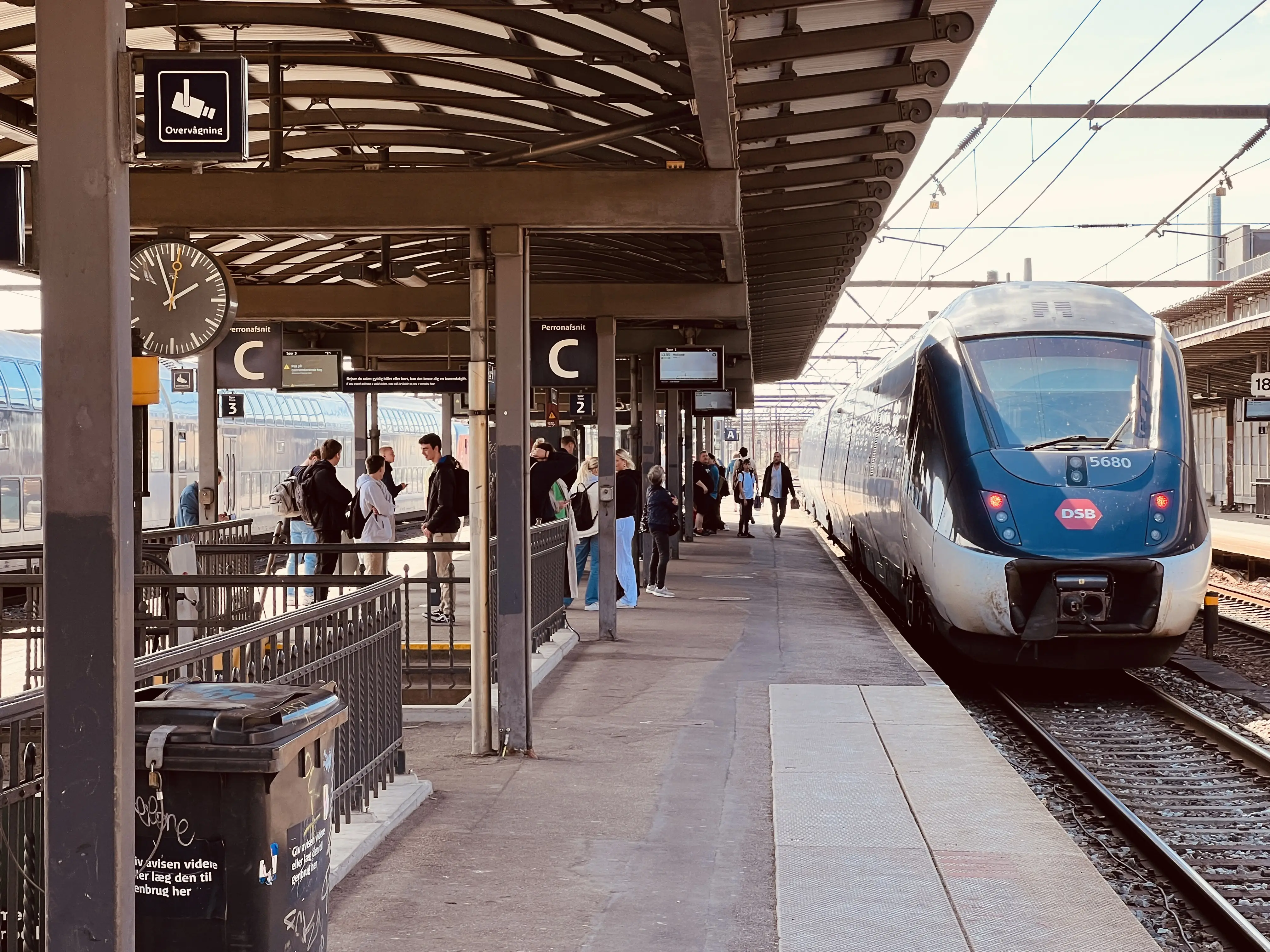 Billede af DSB MG 5680 fotograferet ud for Roskilde Station. Billede af DSB MG 5680 fotograferet ud for Roskilde Station.