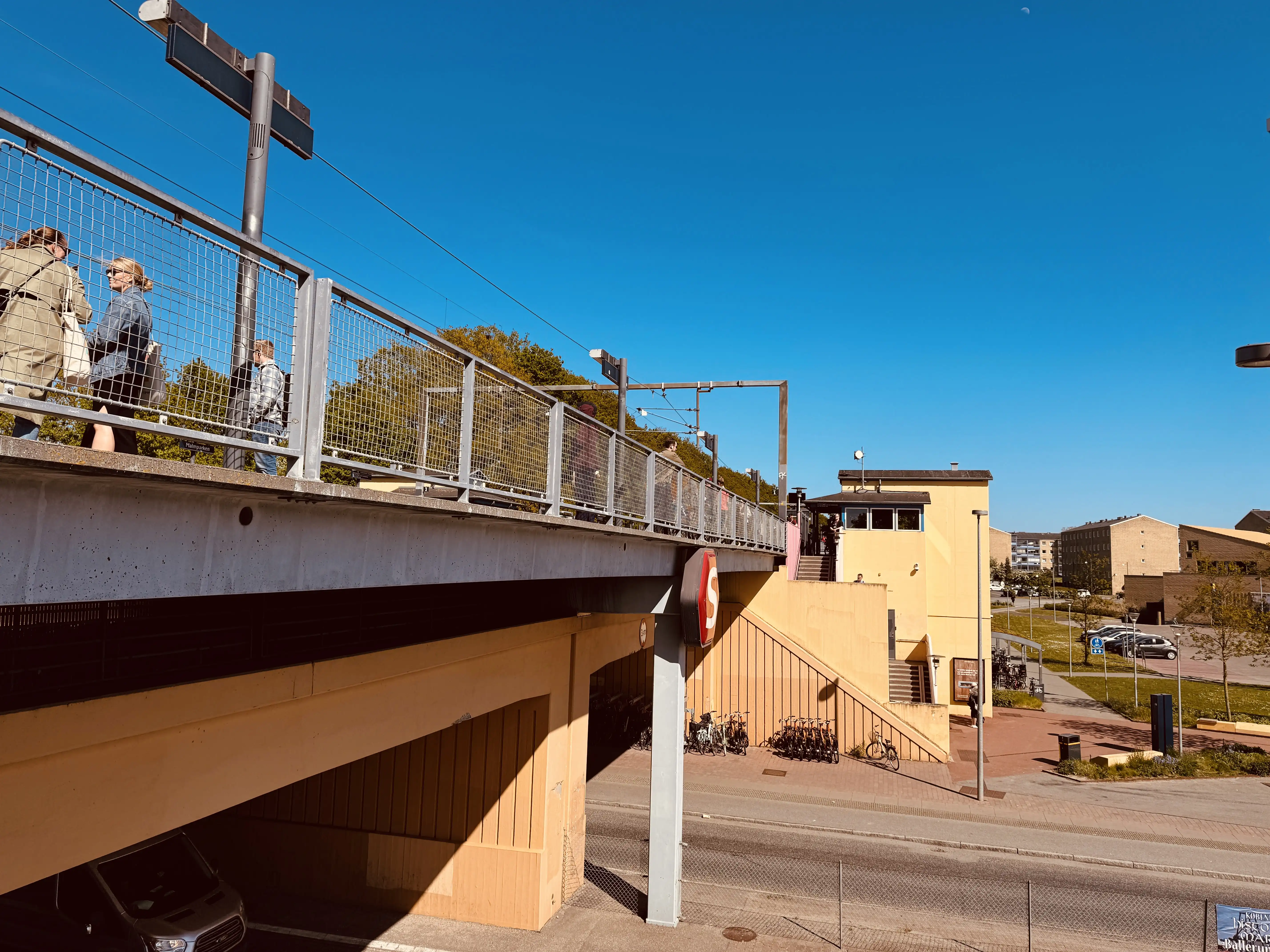 Billede af Malmparken S-togstrinbræt. Billede af Malmparken S-togstrinbræt.