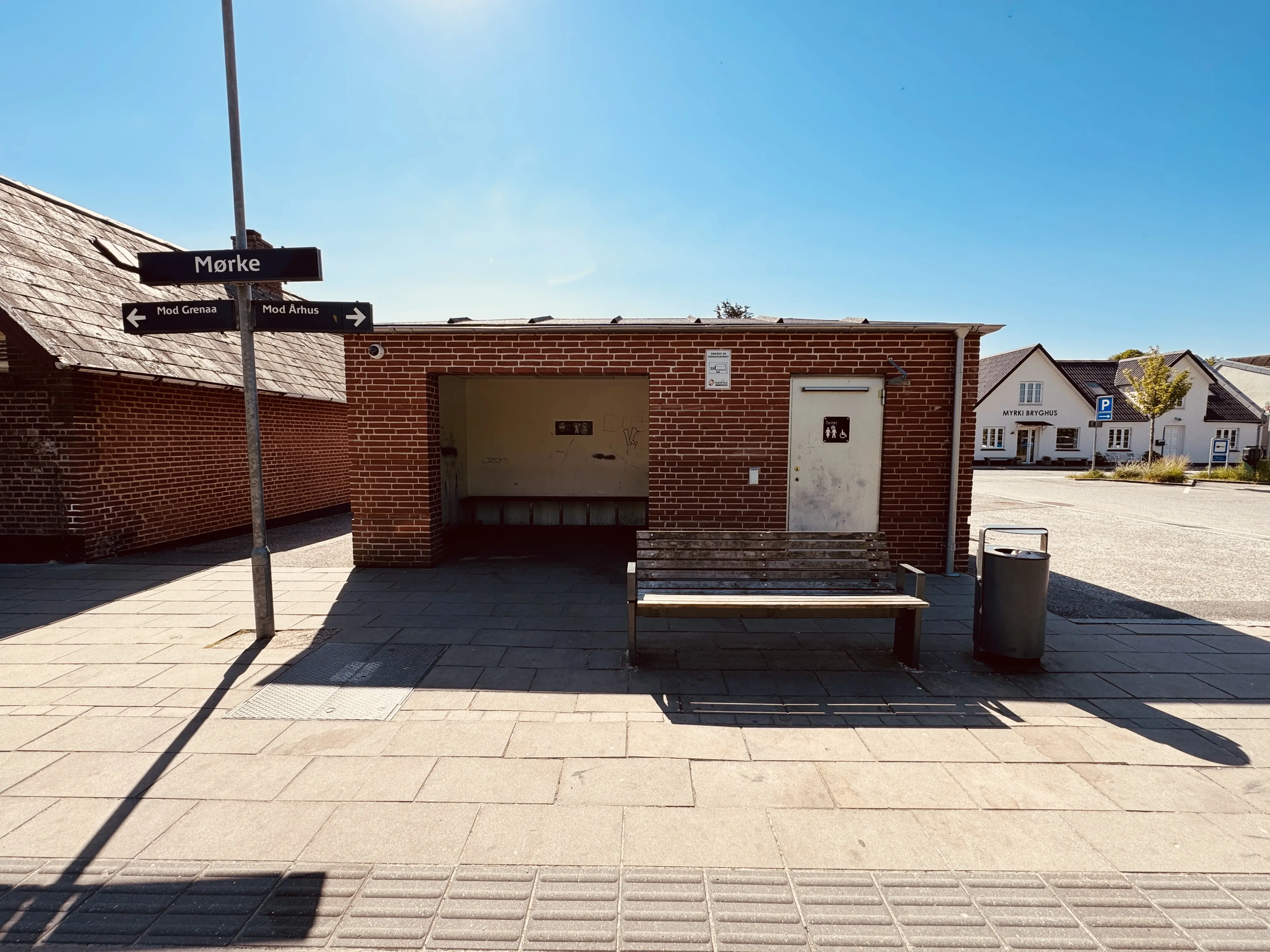 Billede af Mørke Letbanestation.