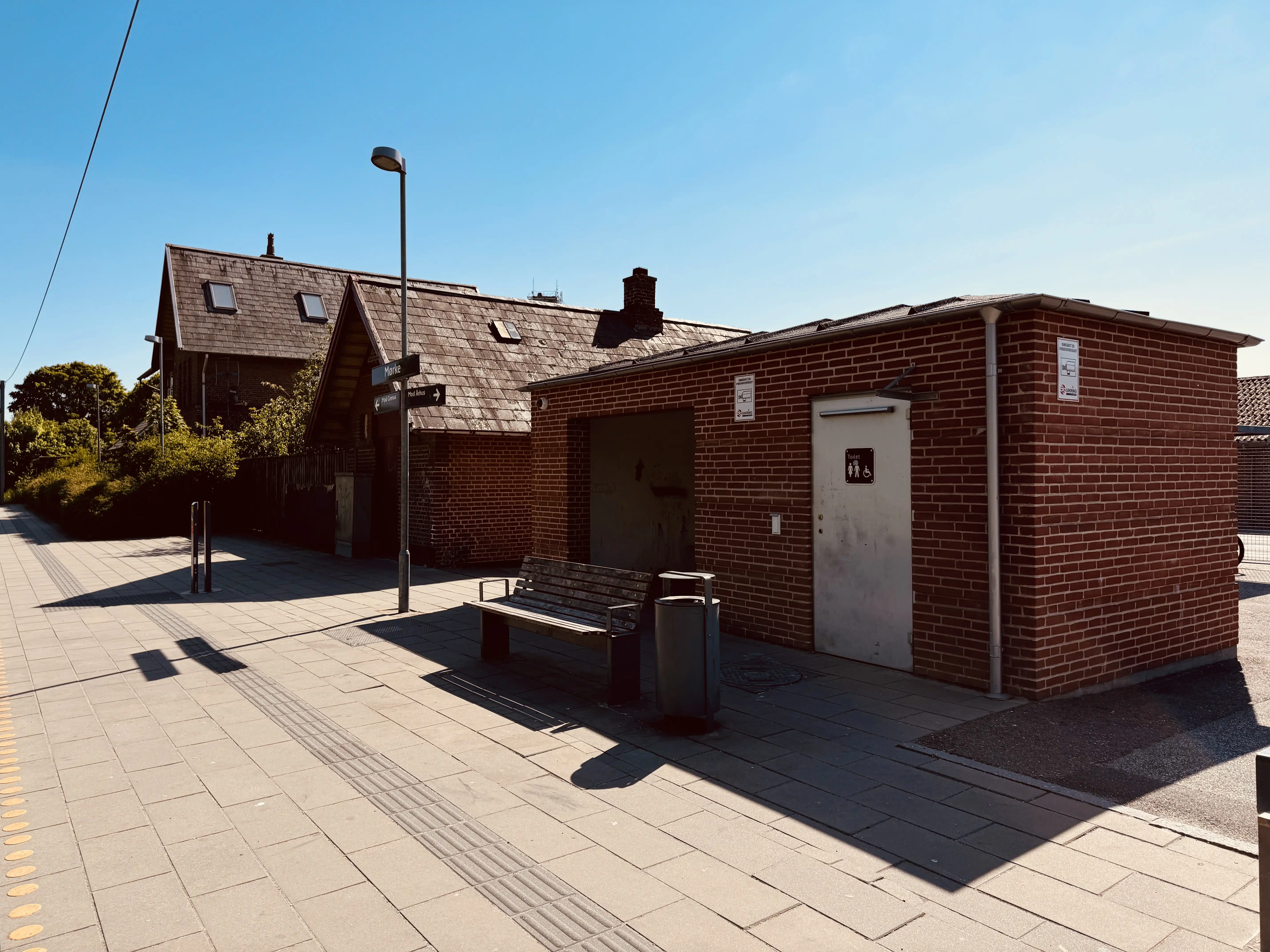 Billede af Mørke Letbanestation.