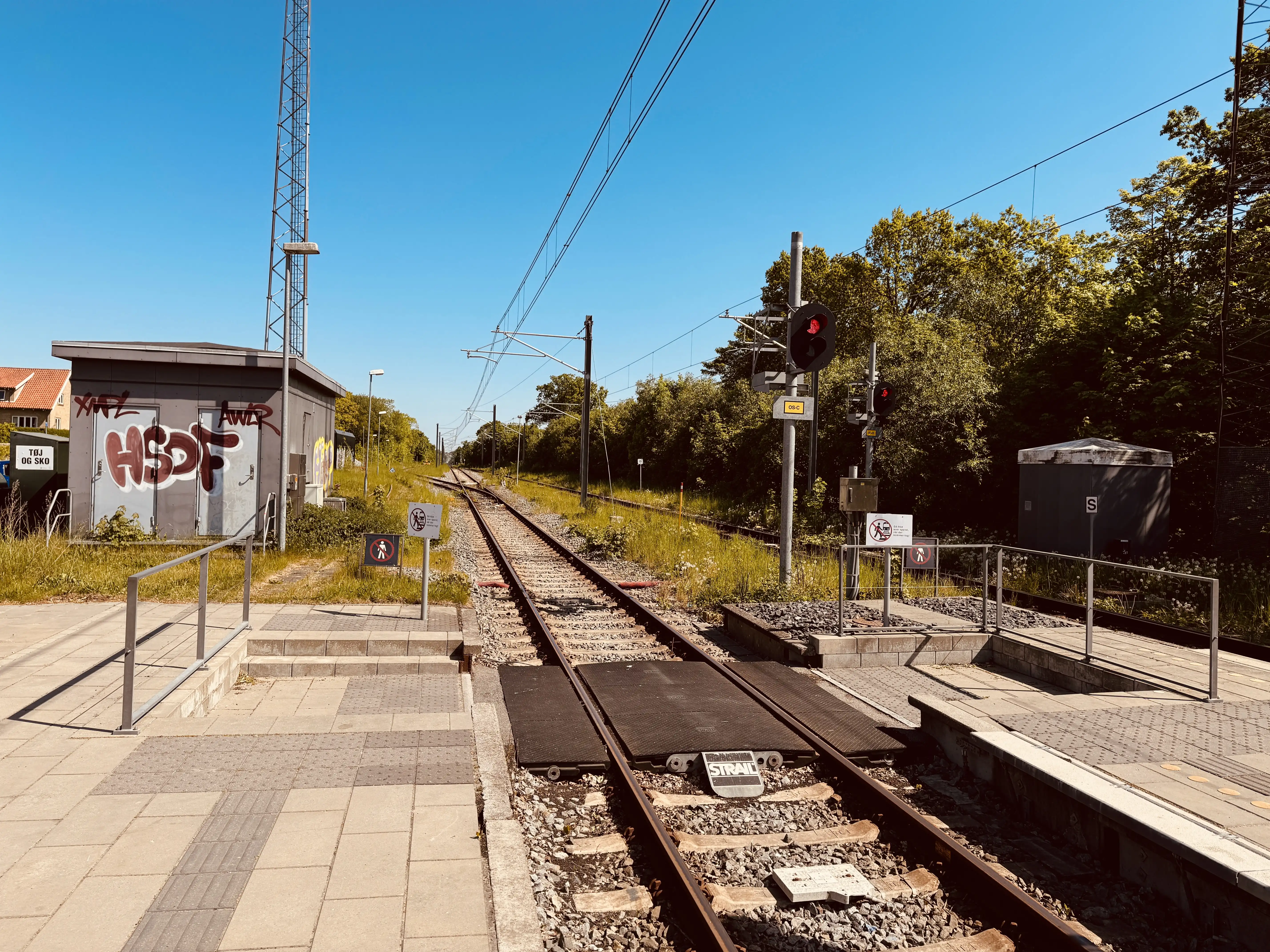 Billede af Hornslet Letbanestations ind og udkørsel. Billede af Hornslet Letbanestations ind og udkørsel.