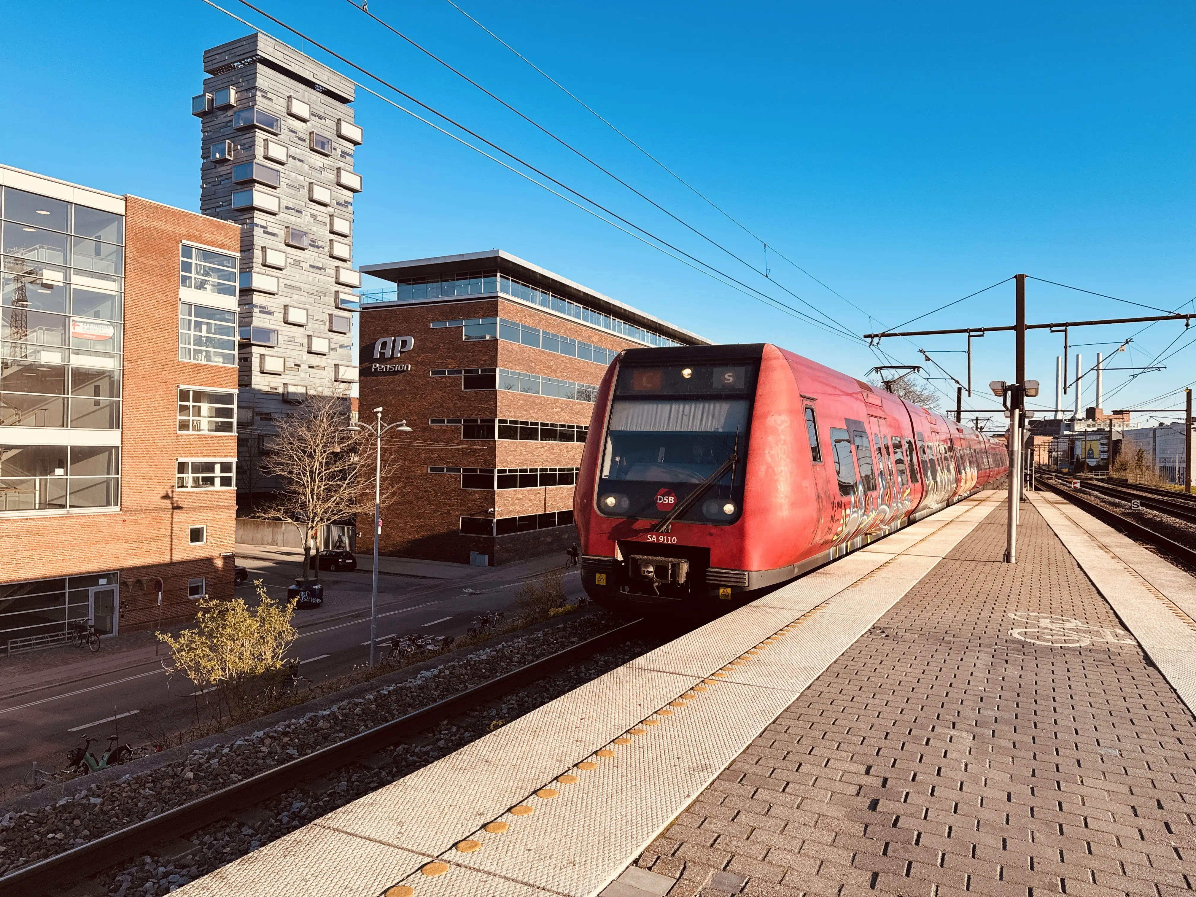 Billede af DSB SA 8110 fotograferet ud for Nordhavn S-togstrinbræt. Billede af DSB SA 8110 fotograferet ud for Nordhavn S-togstrinbræt.