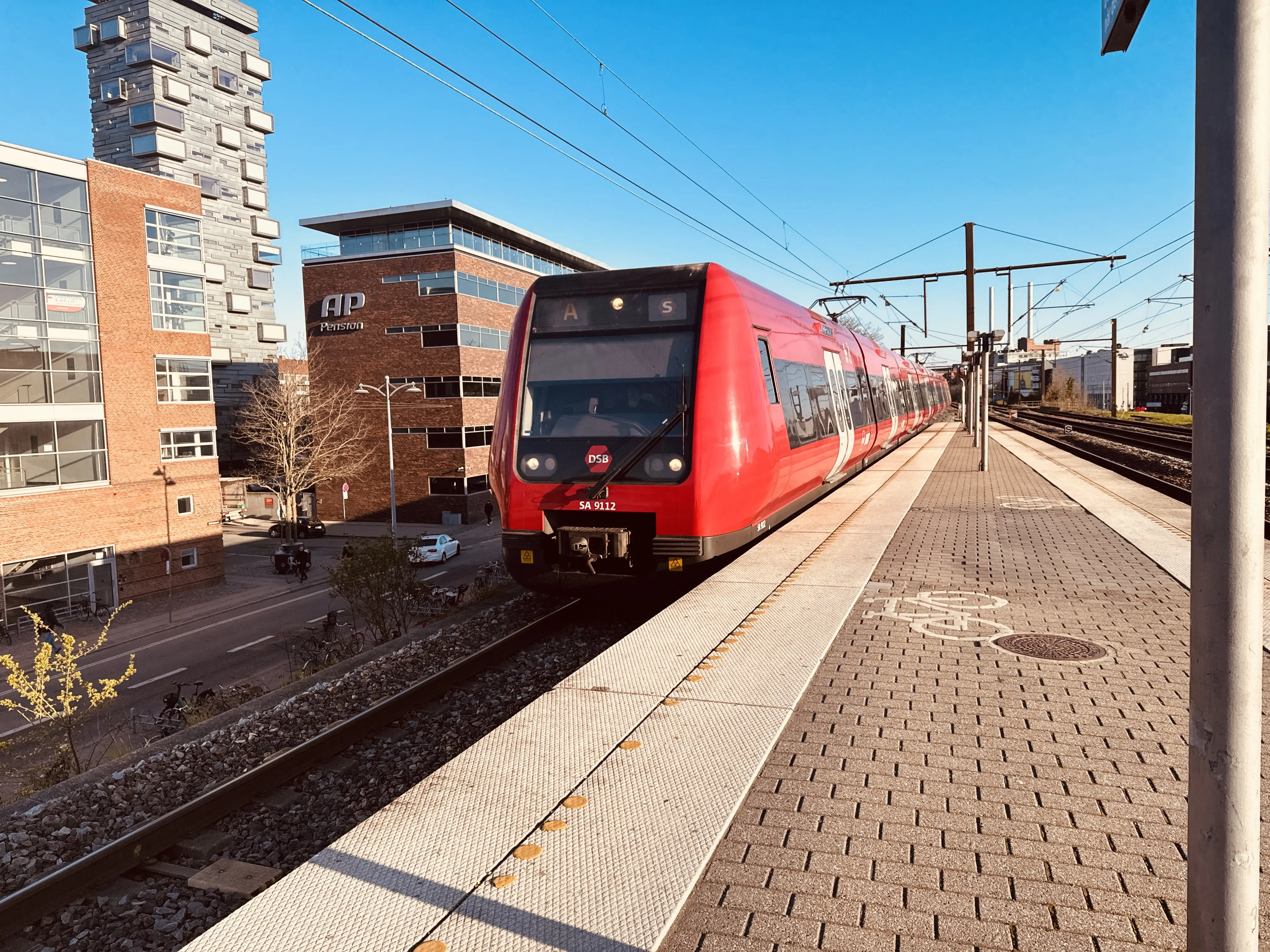 Billede af DSB SA 8112 fotograferet ud for Nordhavn S-togstrinbræt. Billede af DSB SA 8112 fotograferet ud for Nordhavn S-togstrinbræt.