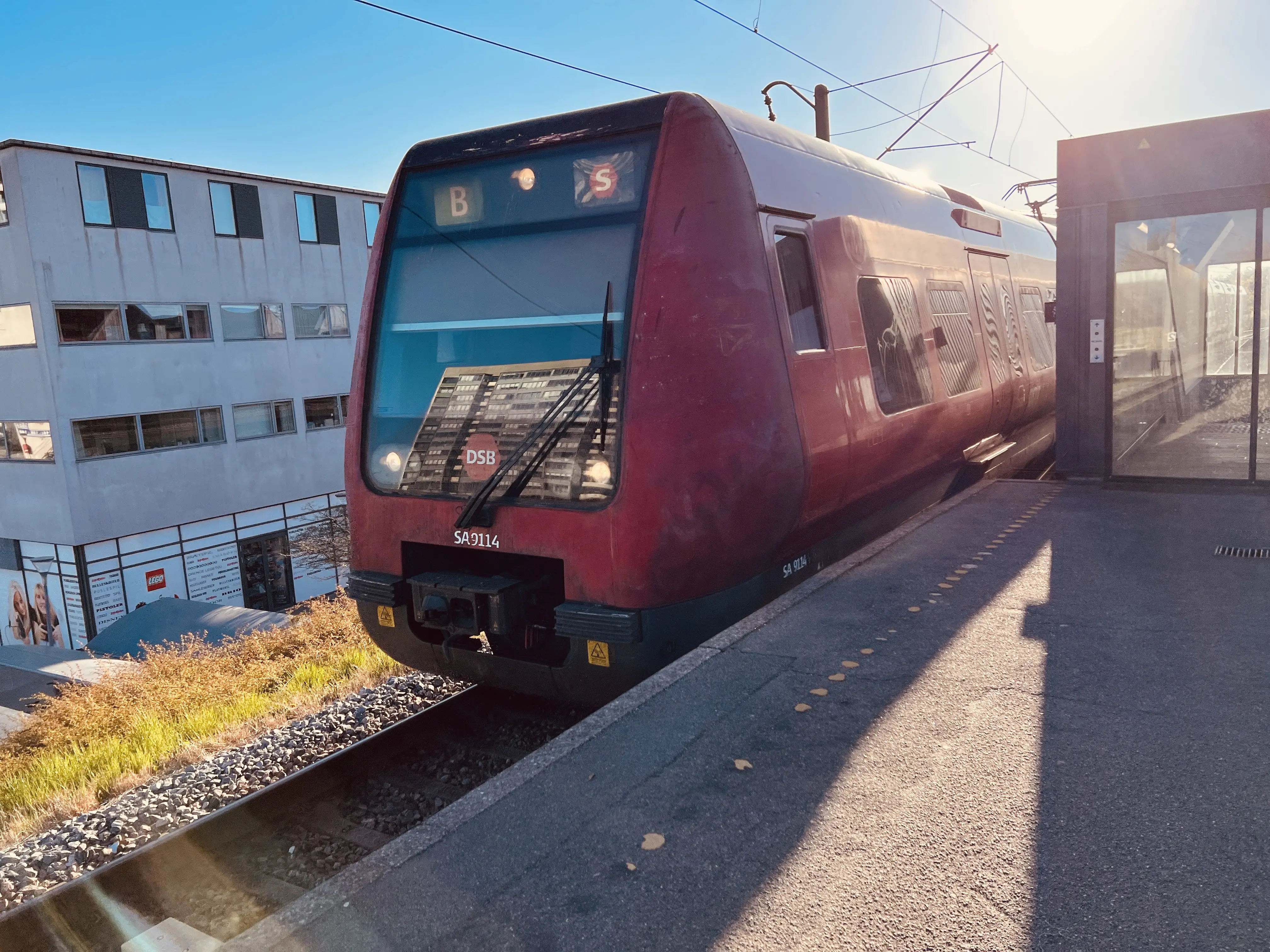 Billede af DSB SA 8114 fotograferet ud for Bagsværd S-togstrinbræt. Billede af DSB SA 8114 fotograferet ud for Bagsværd S-togstrinbræt.