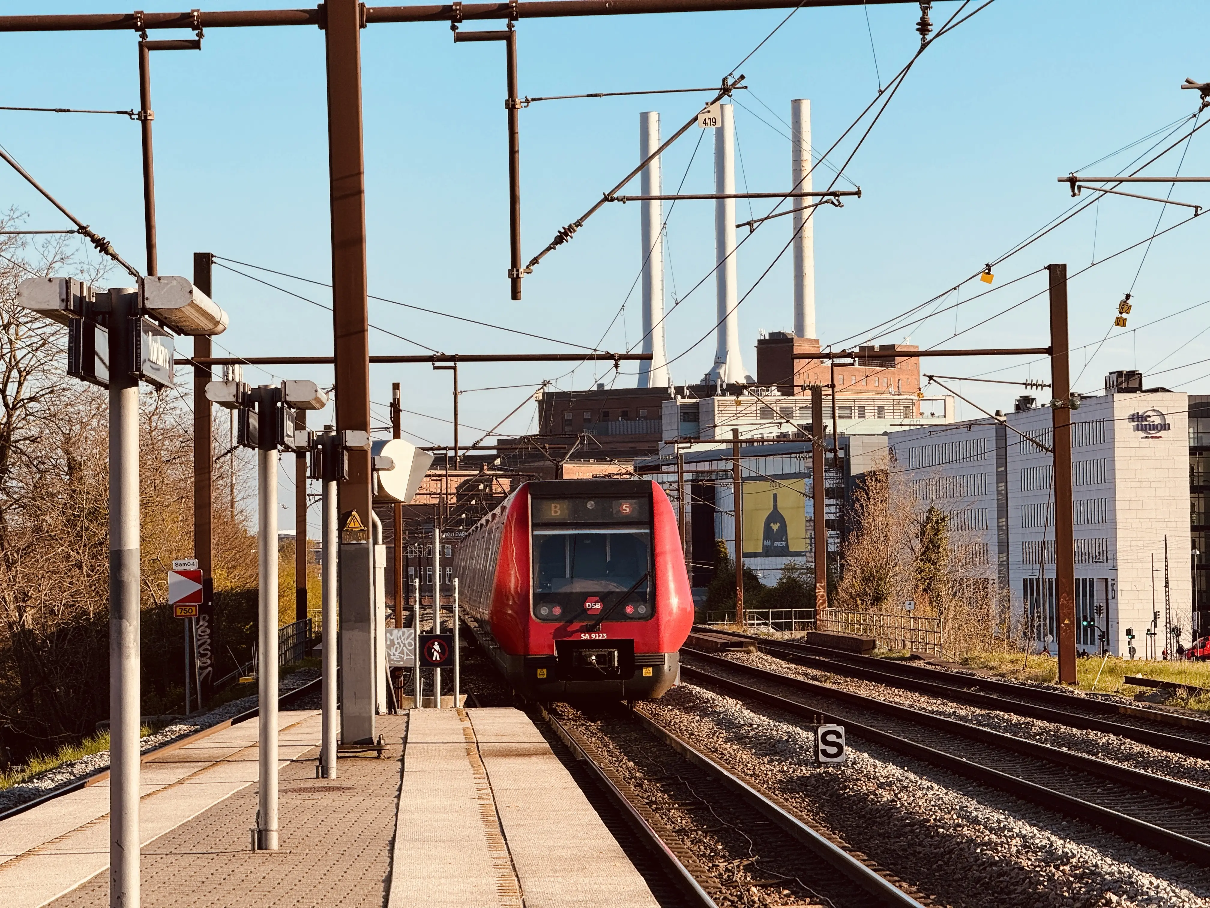 Billede af DSB SA 8123 fotograferet ud for Nordhavn S-togstrinbræt. Billede af DSB SA 8123 fotograferet ud for Nordhavn S-togstrinbræt.