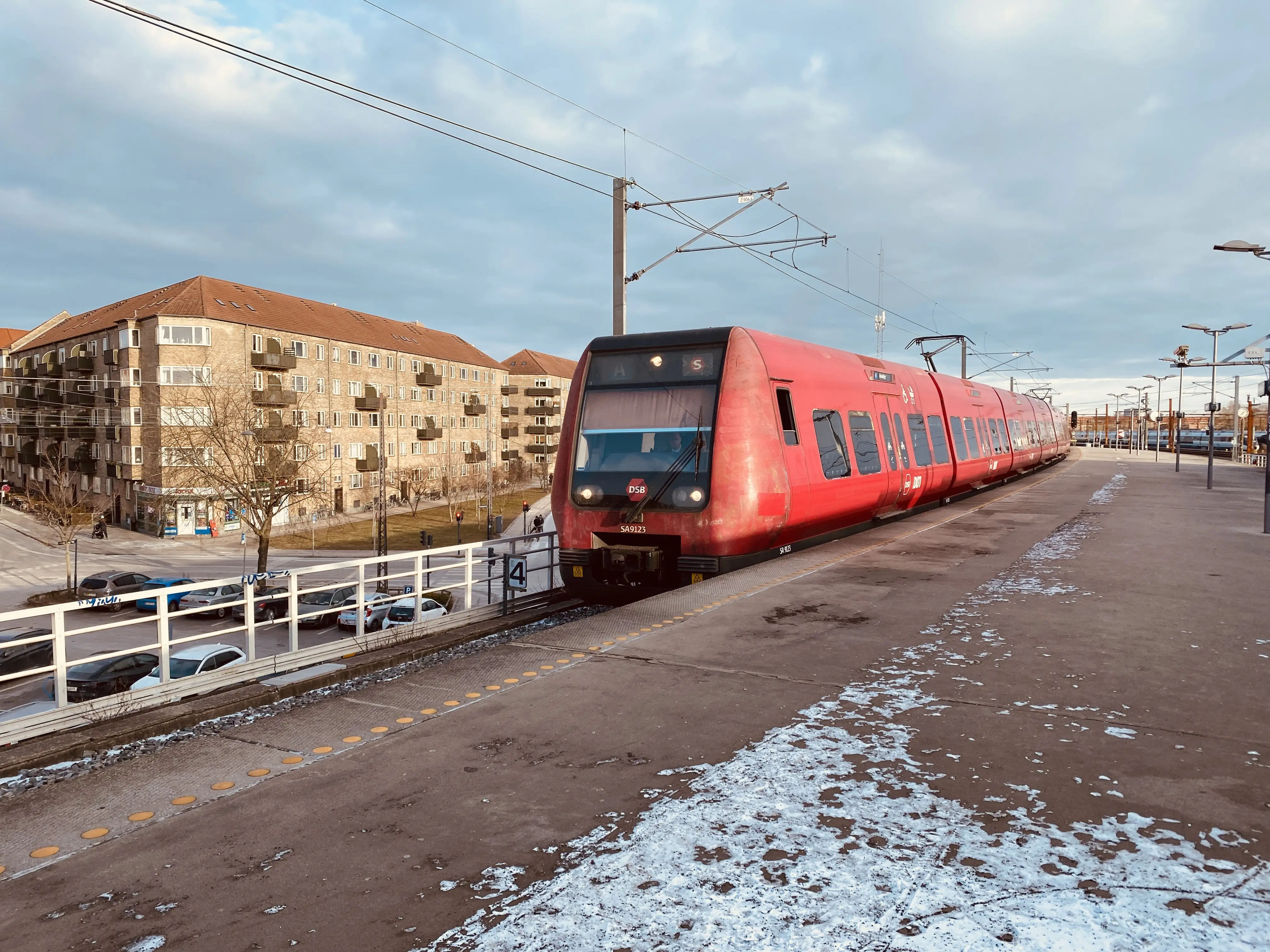 Billede af DSB SA 8123 fotograferet ud for Sydhavn S-togstrinbræt. Billede af DSB SA 8123 fotograferet ud for Sydhavn S-togstrinbræt.