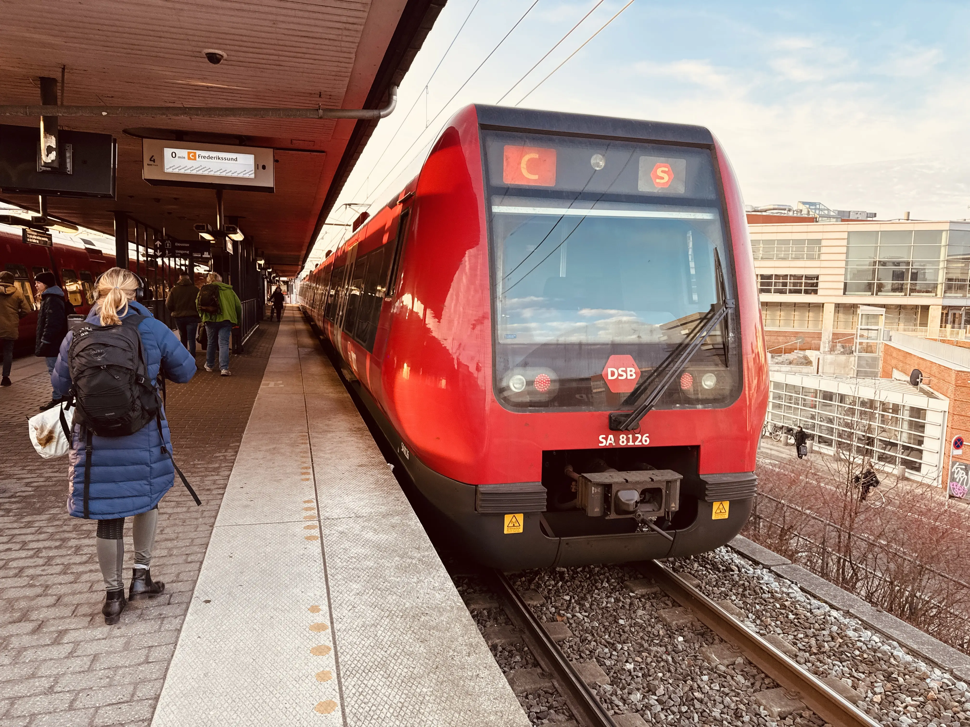 Billede af DSB SA 8126 fotograferet ud for Nordhavn S-togstrinbræt. Billede af DSB SA 8126 fotograferet ud for Nordhavn S-togstrinbræt.