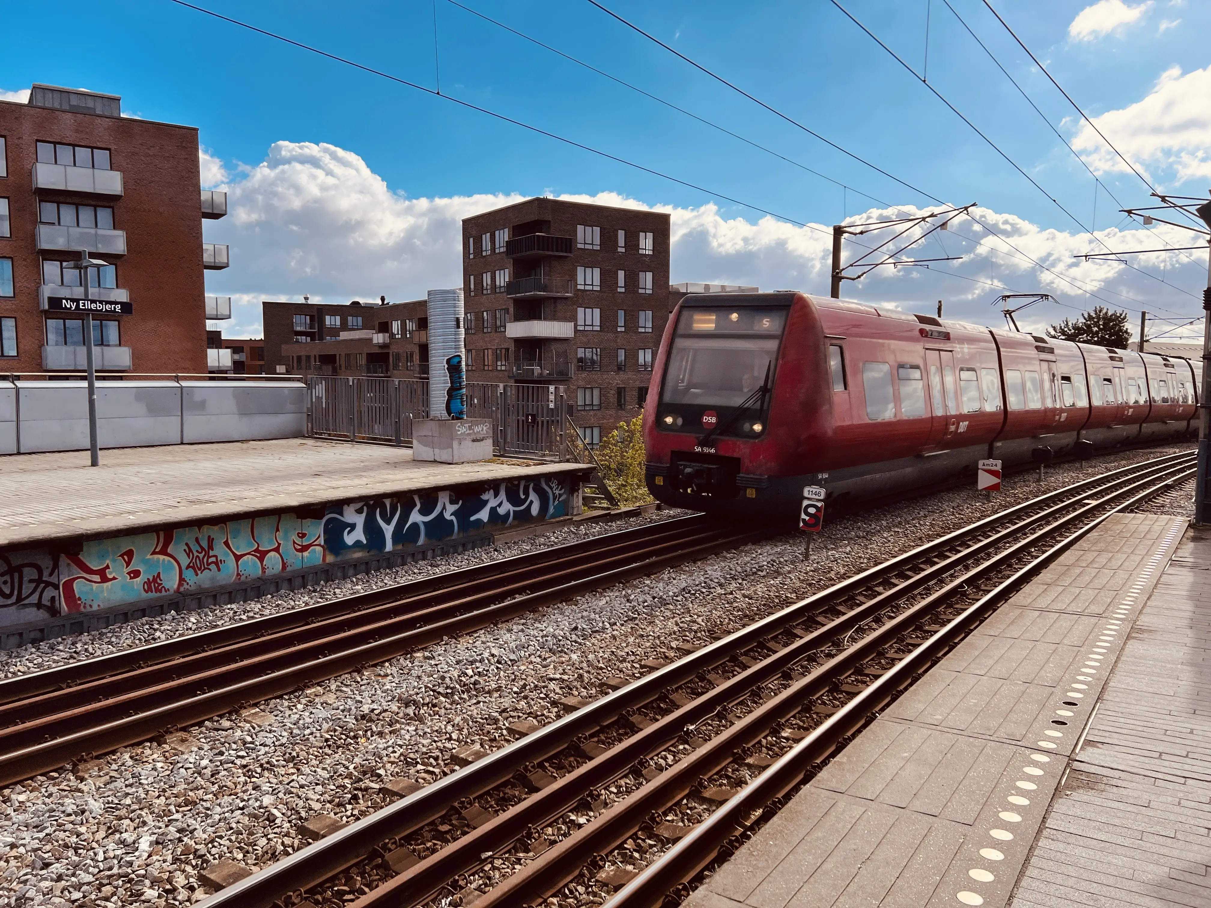 Billede af DSB SA 8146 fotograferet ud for Ny Ellebjerg Trinbræt. Billede af DSB SA 8146 fotograferet ud for Ny Ellebjerg Trinbræt.