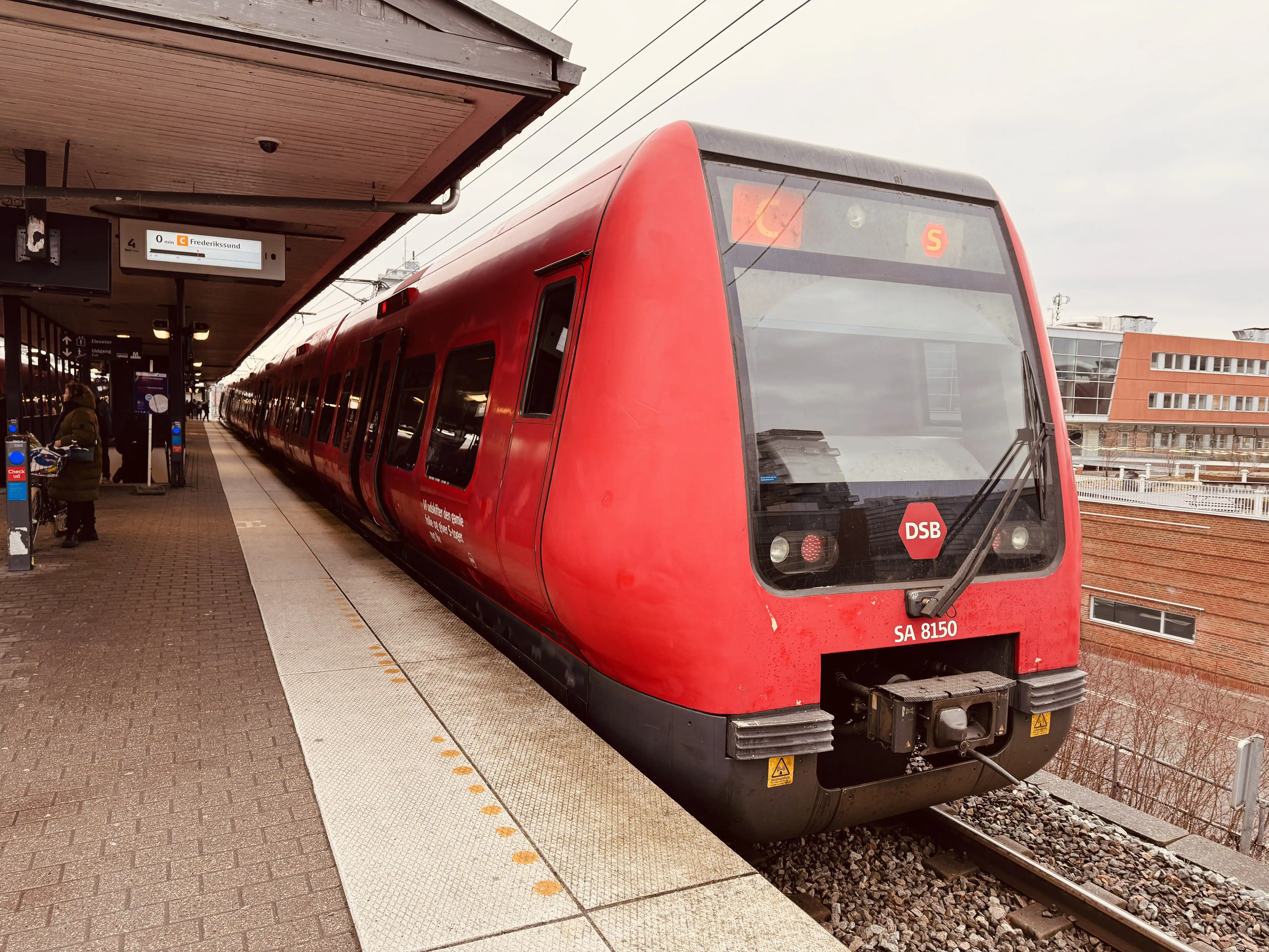 Billede af DSB SA 8150 fotograferet ud for Nordhavn S-togstrinbræt. Billede af DSB SA 8150 fotograferet ud for Nordhavn S-togstrinbræt.
