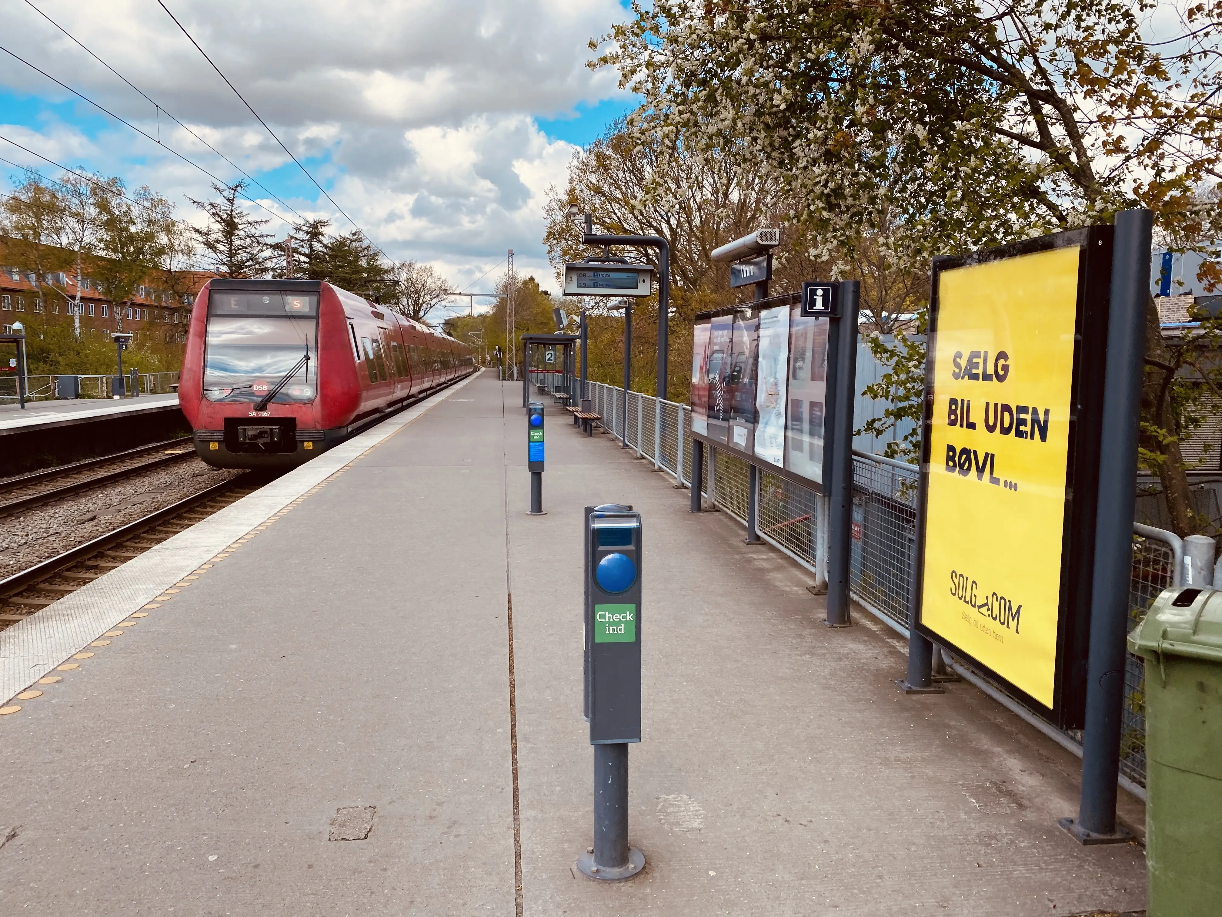 Billede af DSB SA 8167 fotograferet ud for Virum S-togsstation. Billede af DSB SA 8167 fotograferet ud for Virum S-togsstation.