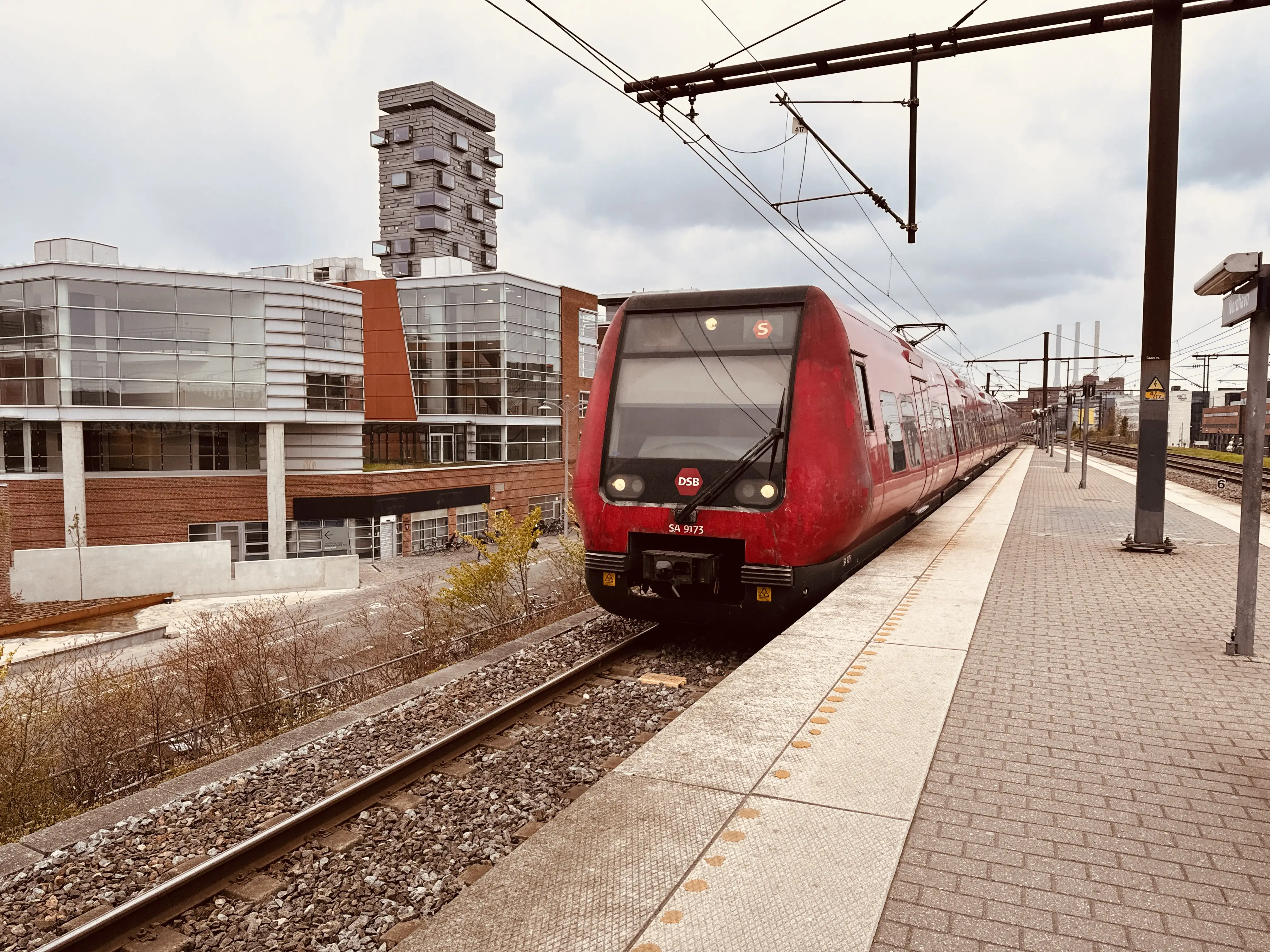 Billede af DSB SA 8173 fotograferet ud for Nordhavn S-togstrinbræt.