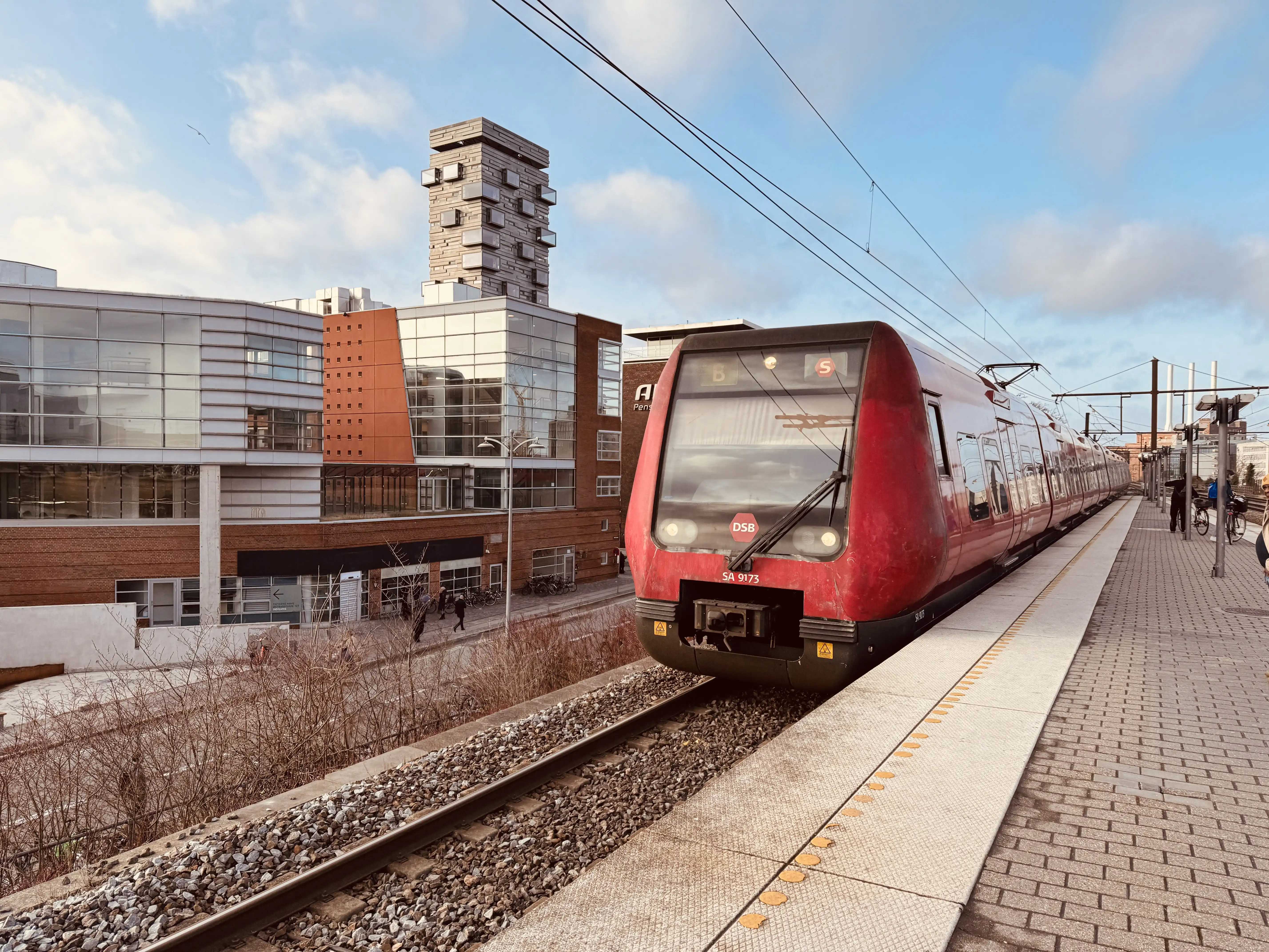 Billede af DSB SA 8173 fotograferet ud for Nordhavn S-togstrinbræt.