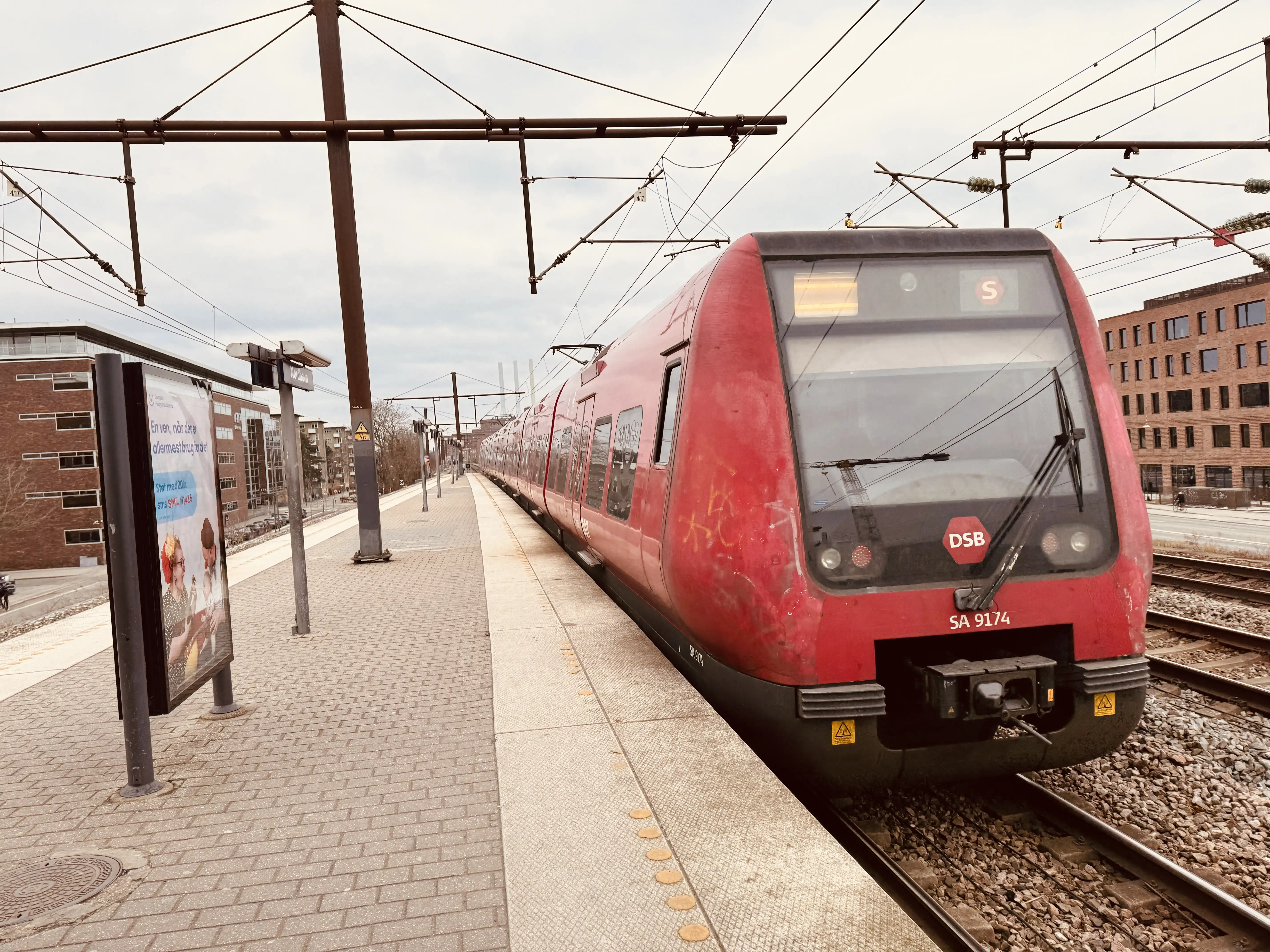 Billede af DSB SA 8174 fotograferet ud for Nordhavn S-togstrinbræt. Billede af DSB SA 8174 fotograferet ud for Nordhavn S-togstrinbræt.