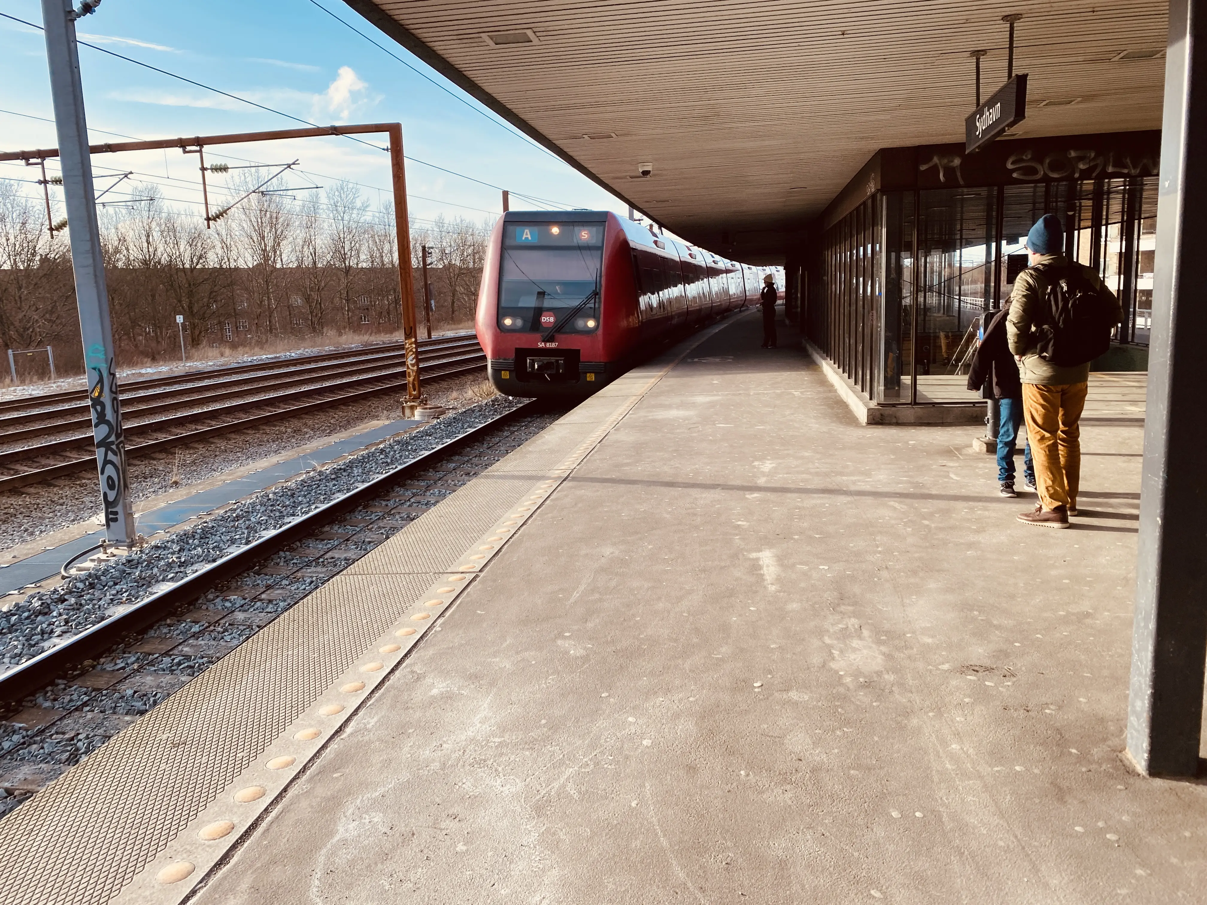 Billede af DSB SA 8187 fotograferet ud for Sydhavn S-togstrinbræt. Billede af DSB SA 8187 fotograferet ud for Sydhavn S-togstrinbræt.