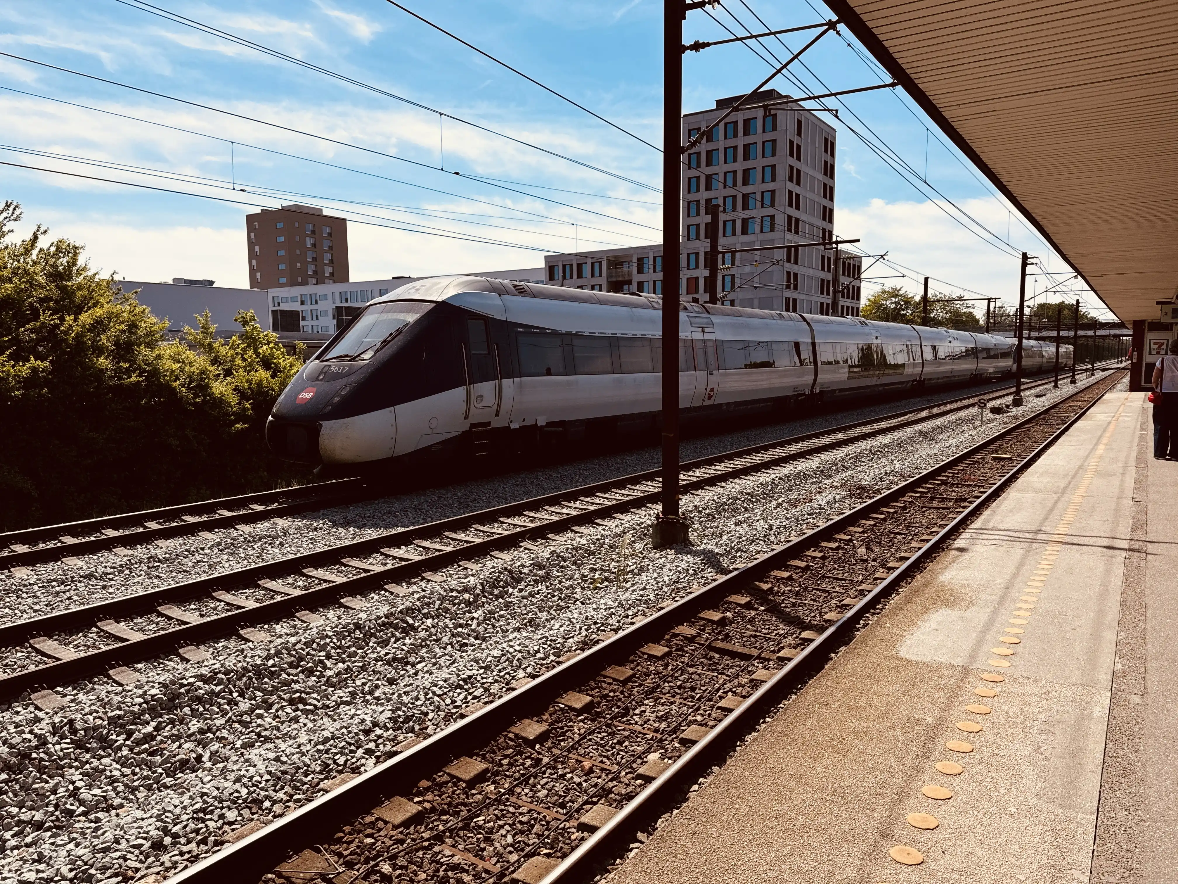 Billede af DSB MG 5617 fotograferet ud for Albertslund S-togstrinbræt.