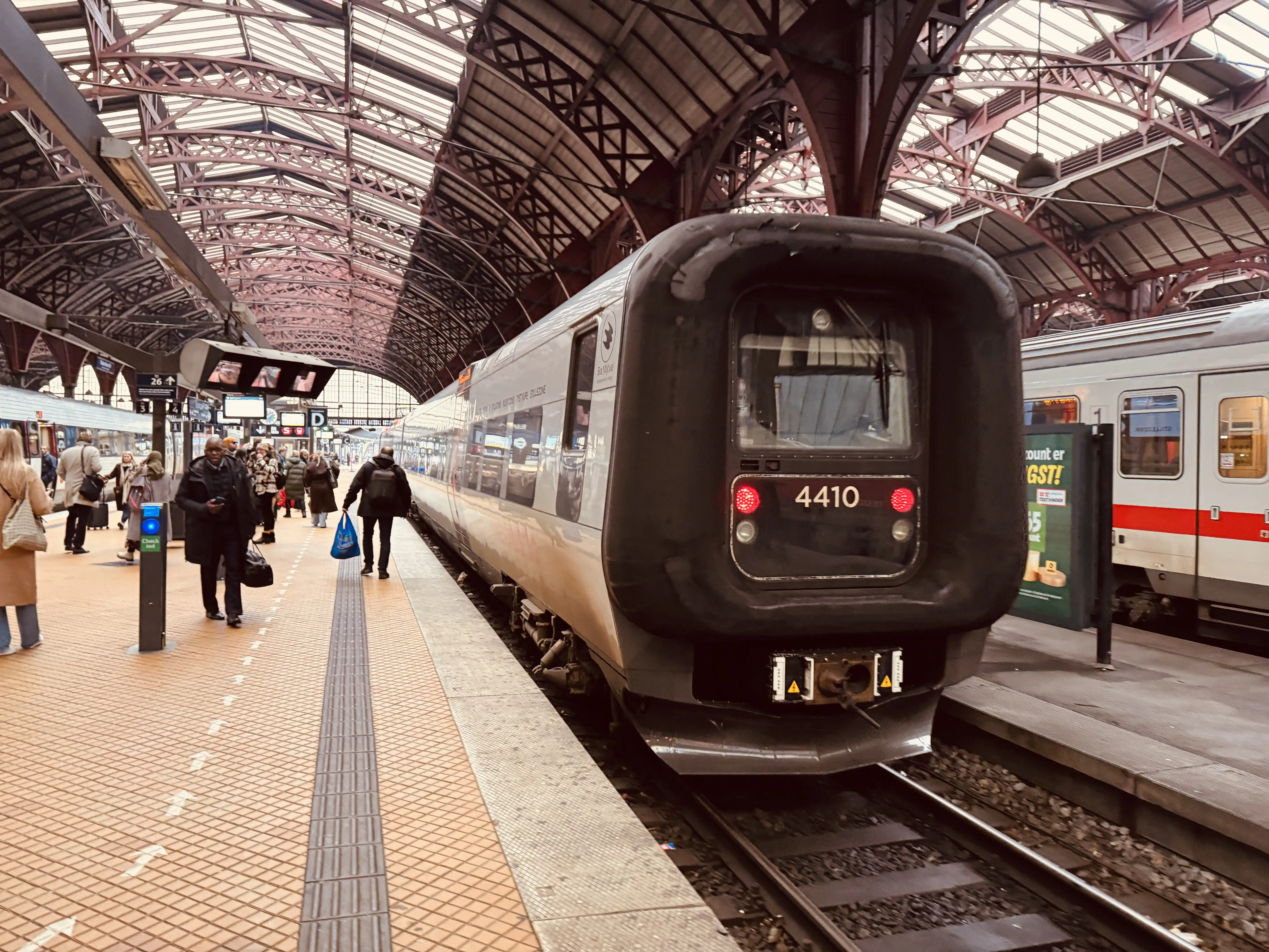 Billede af DSB ET 4410 fotograferet ud for København Hovedbanegård. Billede af DSB ET 4410 fotograferet ud for København Hovedbanegård.