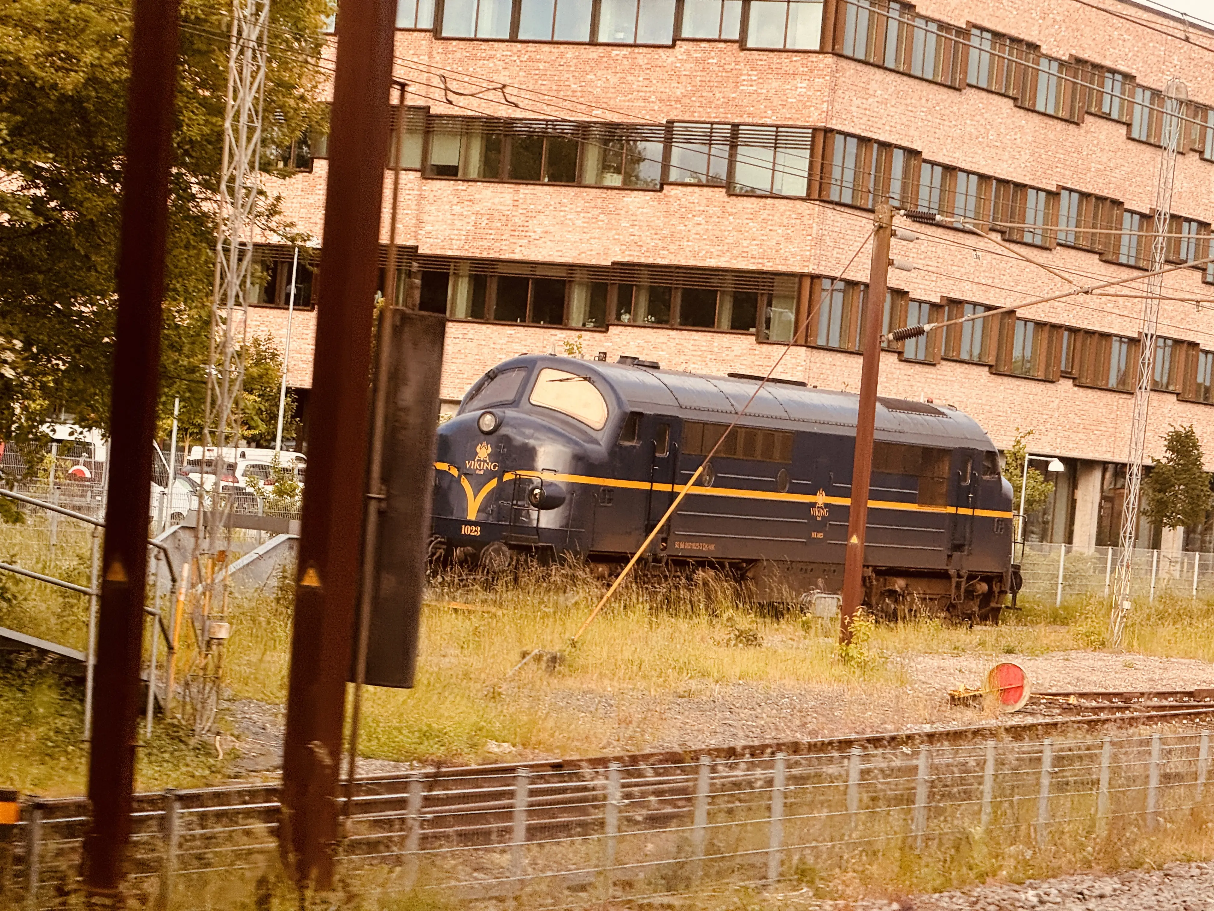 Billede af VIK MX 1023, tidligere DSB MX 1023 fotograferet ud for Ringsted Station. Billede af VIK MX 1023, tidligere DSB MX 1023 fotograferet ud for Ringsted Station.
