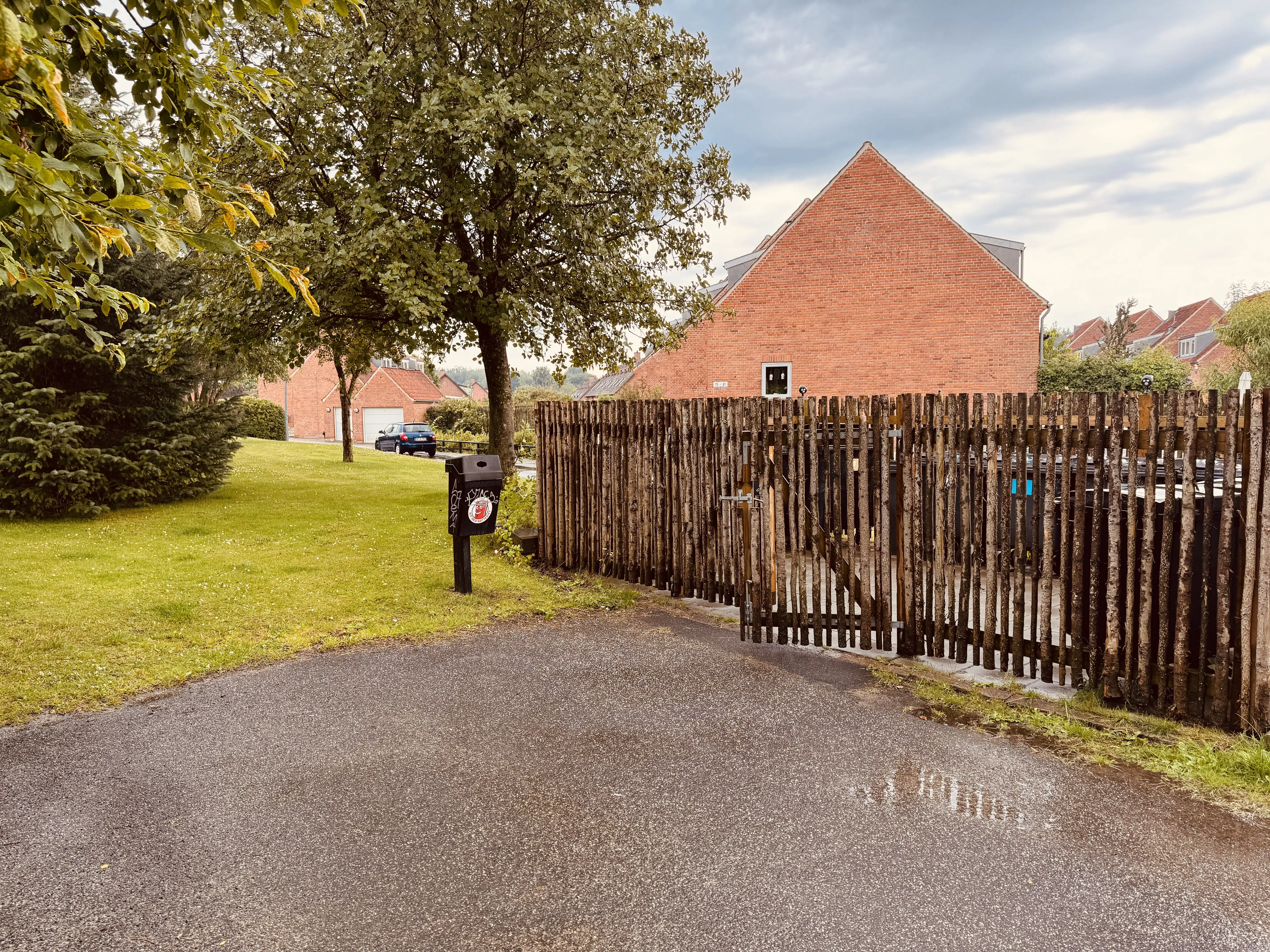 Billede af Syvstjernen Trinbræt - Trinbræt er nedrevet, men Syvstjernen Trinbræt har ligget her. Billede af Syvstjernen Trinbræt - Trinbræt er nedrevet, men Syvstjernen Trinbræt har ligget her.