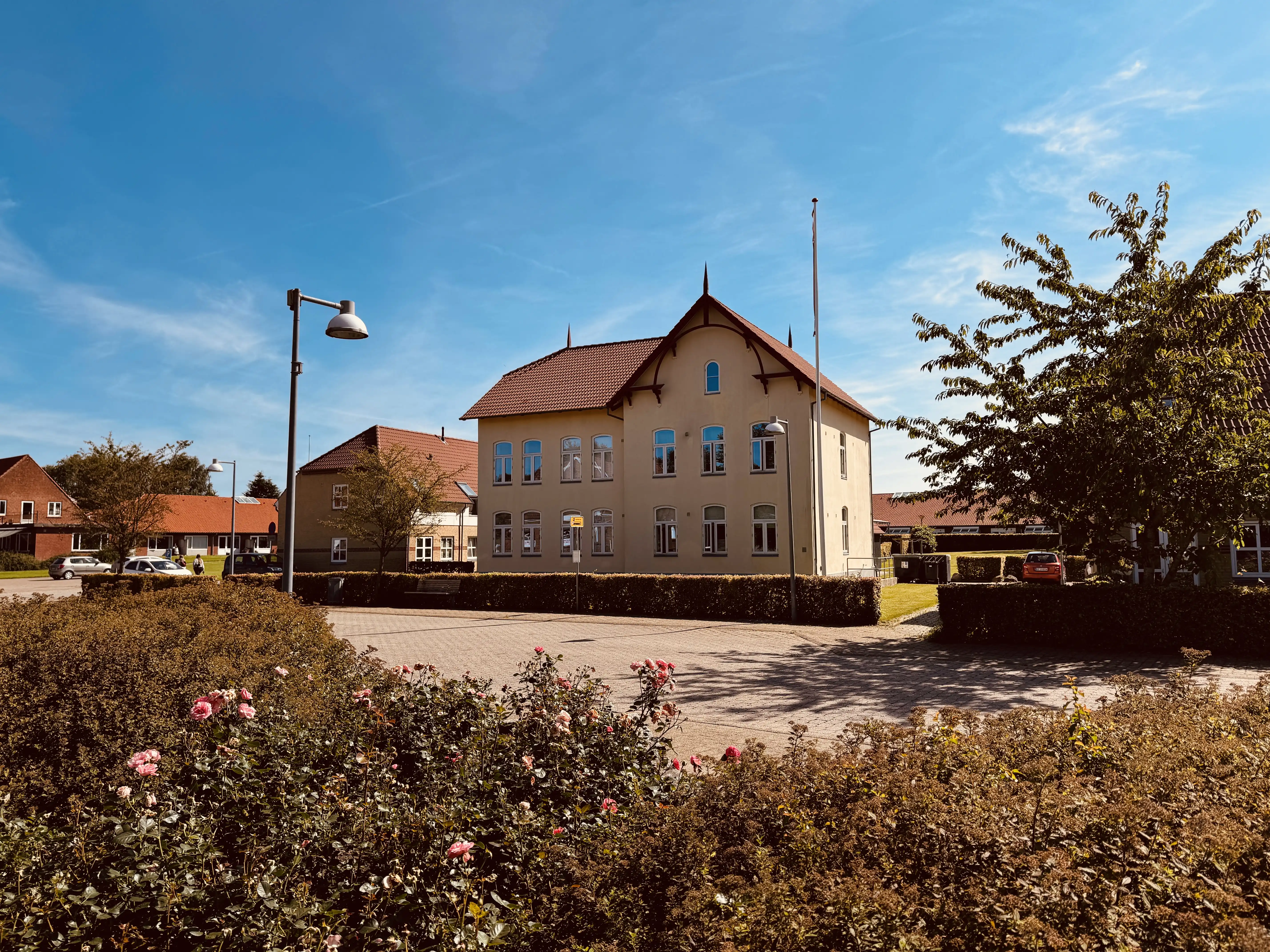 Billede af Skodborg Amtsbanegård. Billede af Skodborg Amtsbanegård.