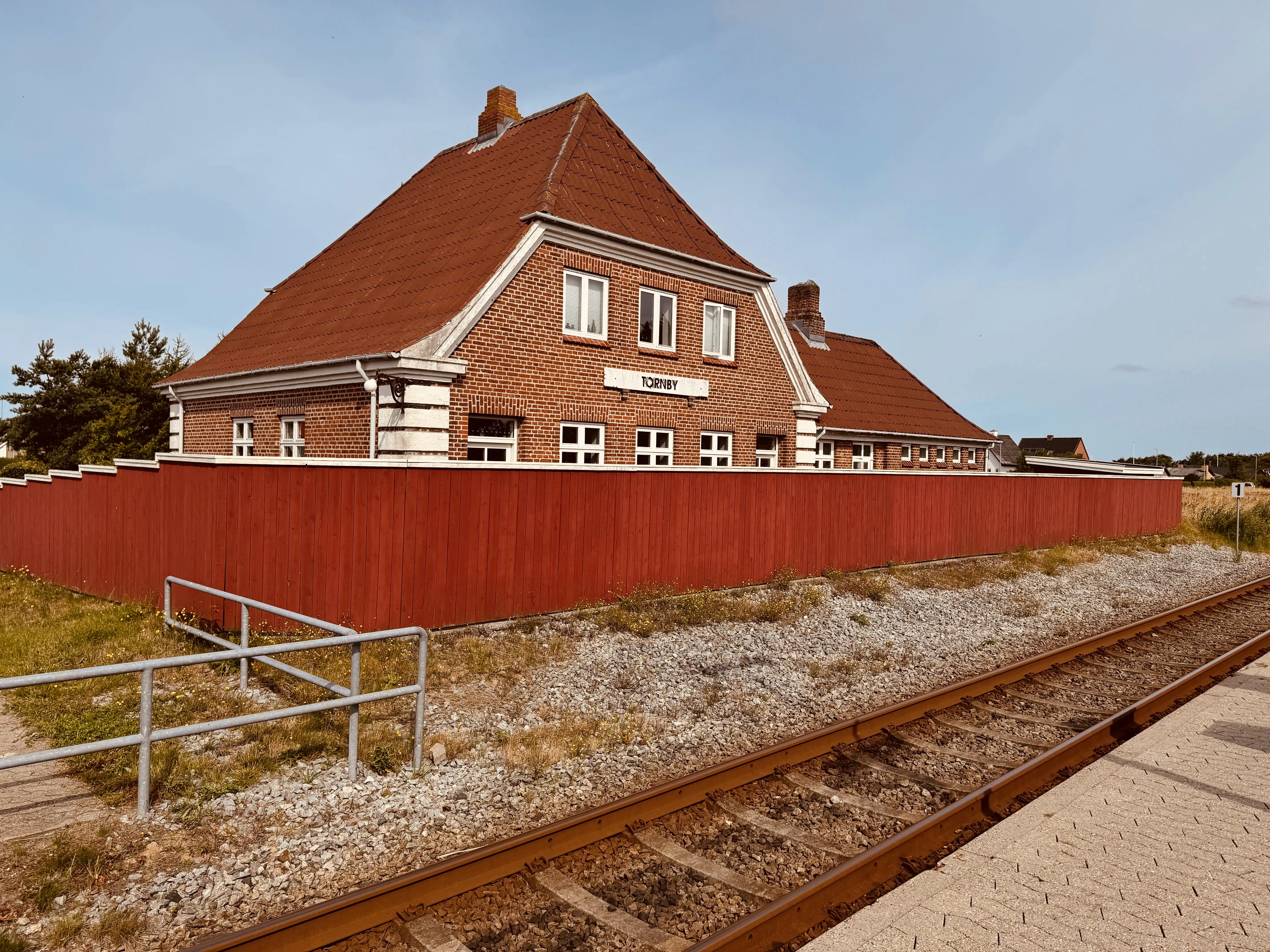 Billede af Tornby Station. Billede af Tornby Station.