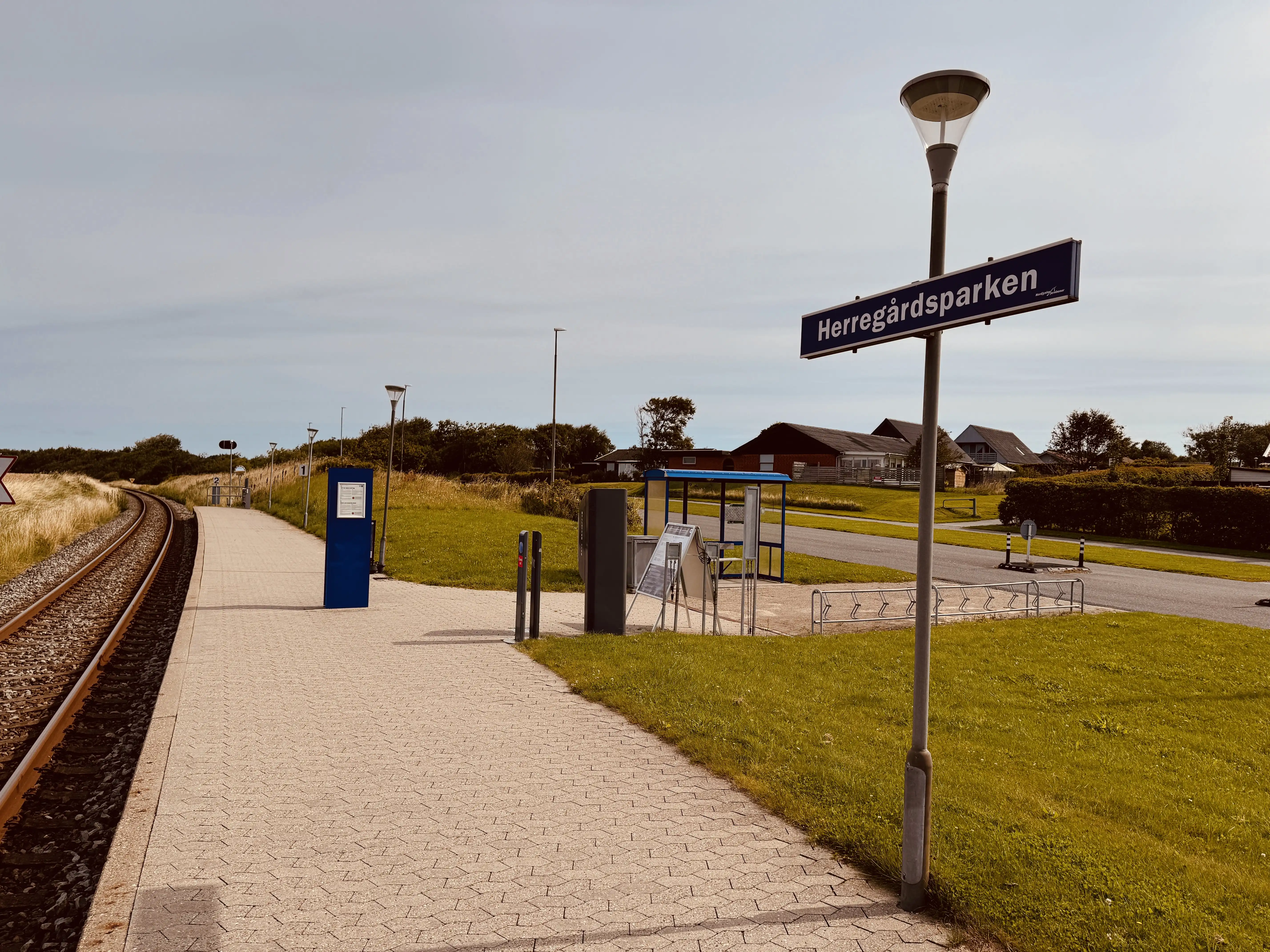 Billede af Herregårdsparken Trinbræt. Billede af Herregårdsparken Trinbræt.