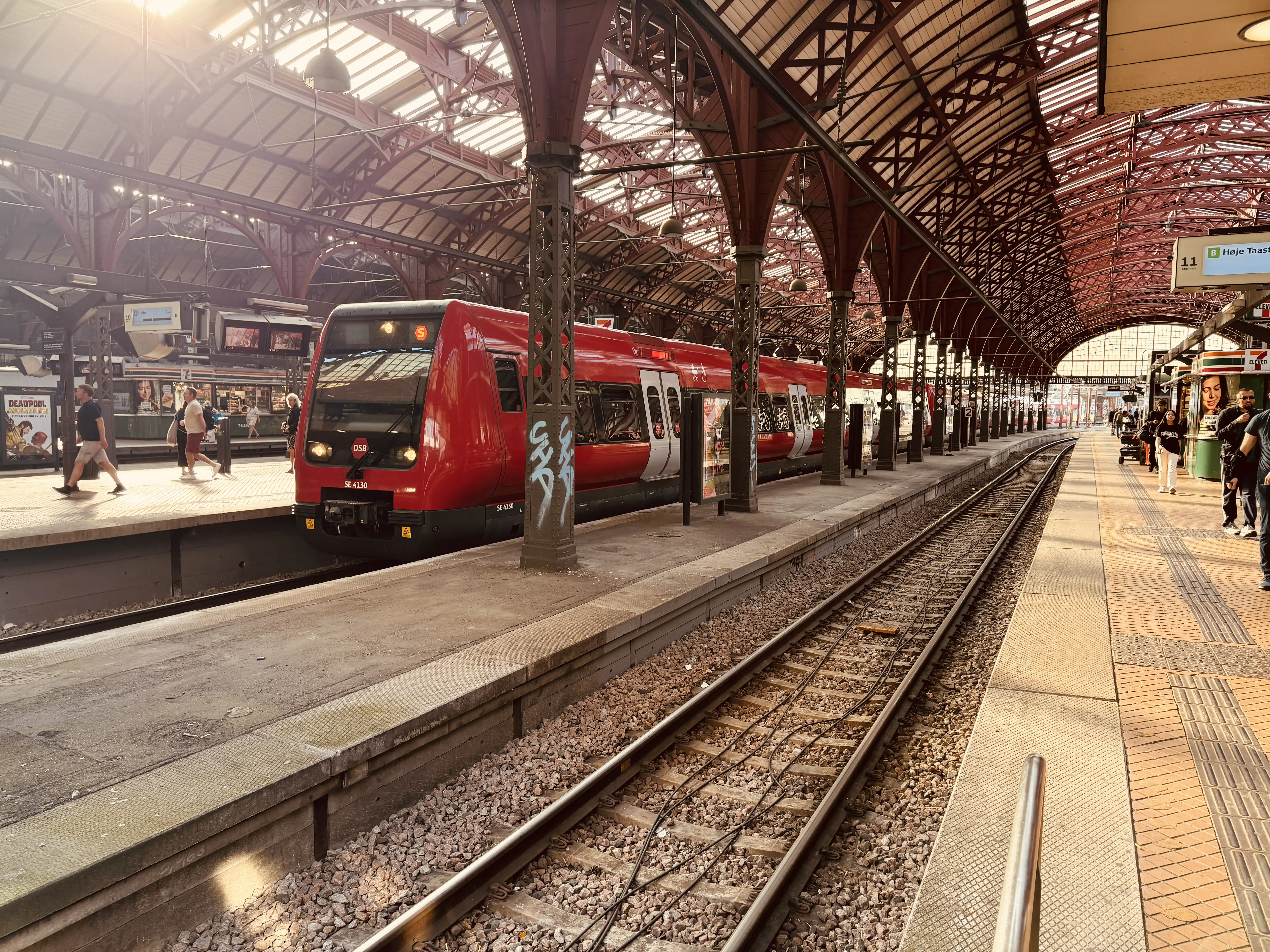 Billede af DSB SE 4130 fotograferet ud for København Hovedbanegård. Billede af DSB SE 4130 fotograferet ud for København Hovedbanegård.