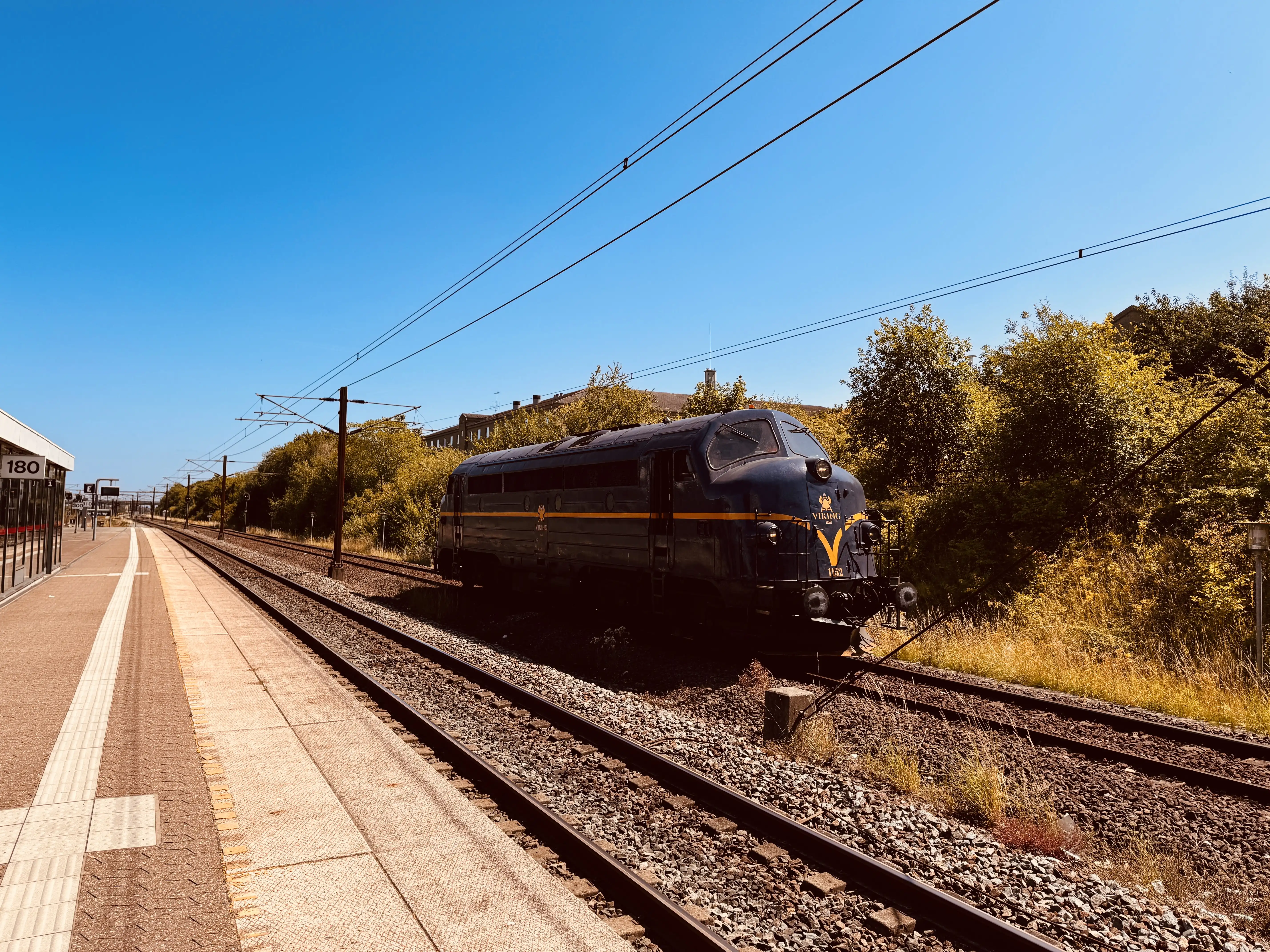 Billede af VIK MY 1152, tidligere DSB MY 1152 fotograferet ud for Høje Taastrup Station. Billede af VIK MY 1152, tidligere DSB MY 1152 fotograferet ud for Høje Taastrup Station.