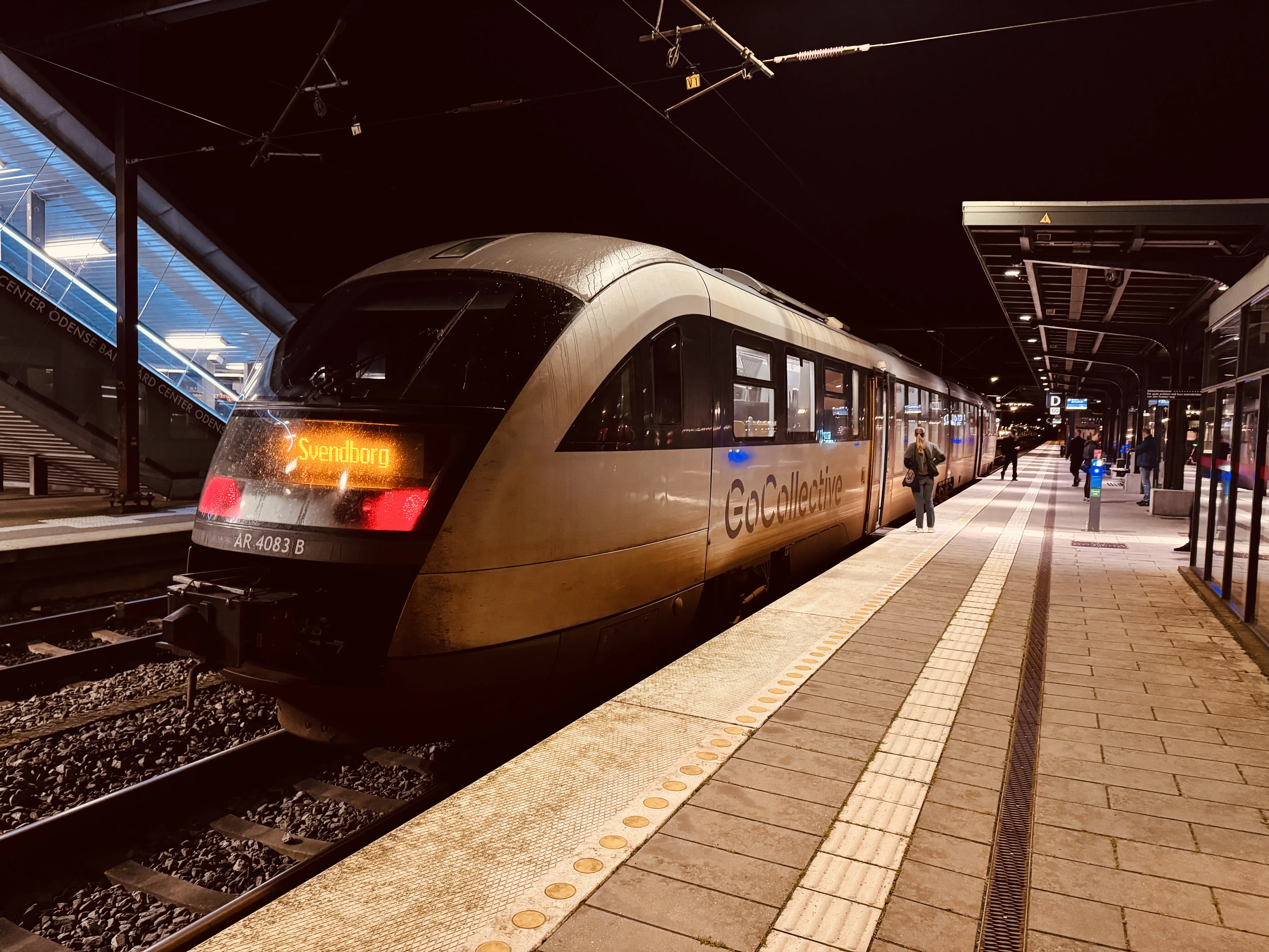 Billede af GoCollective AR 4083, tidligere DSB MQ 4123-4923 fotograferet ud for Odense Banegård Center. Billede af GoCollective AR 4083, tidligere DSB MQ 4123-4923 fotograferet ud for Odense Banegård Center.