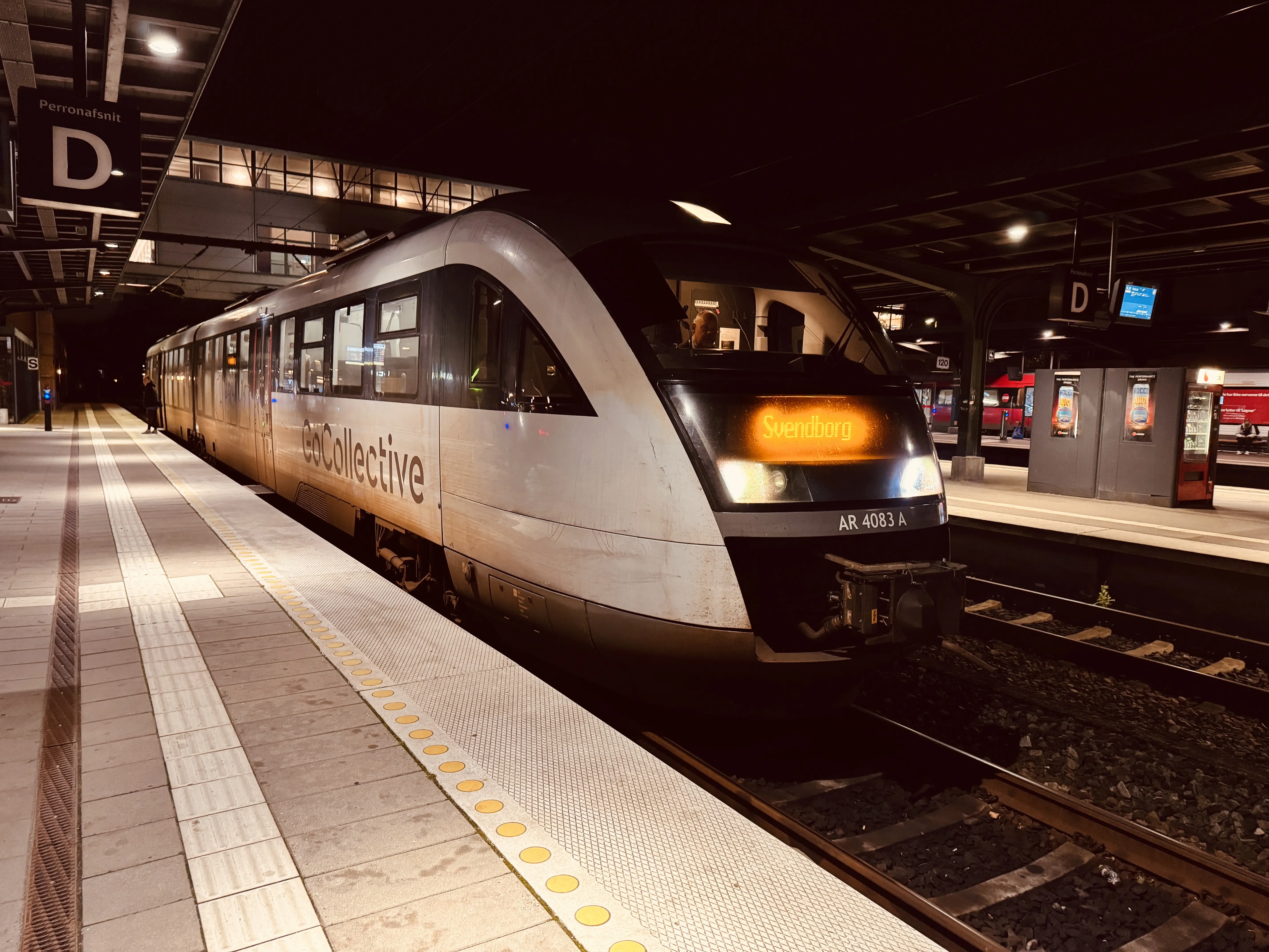 Billede af GoCollective AR 4083, tidligere DSB MQ 4123-4923 fotograferet ud for Odense Banegård Center. Billede af GoCollective AR 4083, tidligere DSB MQ 4123-4923 fotograferet ud for Odense Banegård Center.