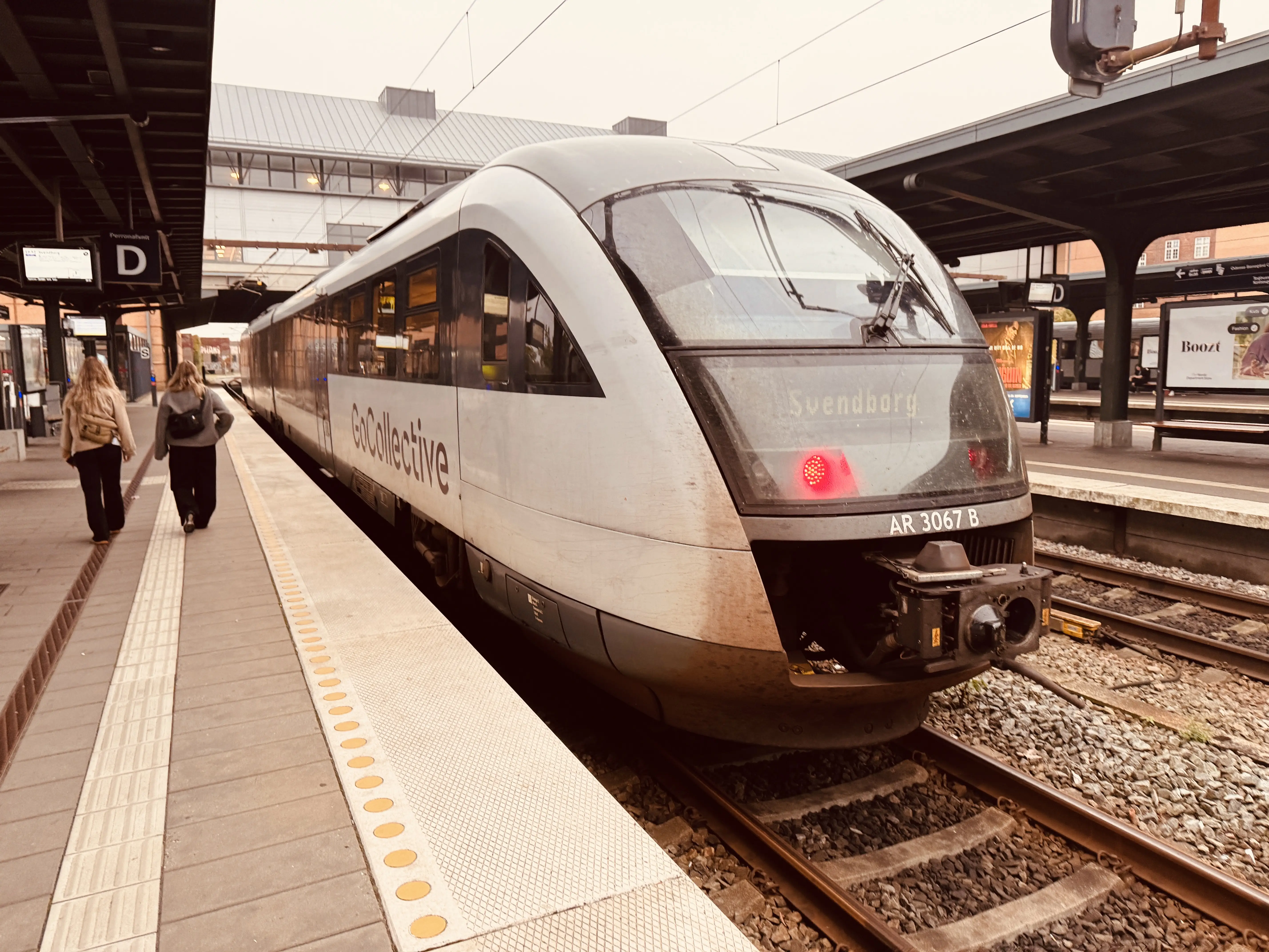 Billede af GoCollective AR 3067, tidligere DSB MQ 4117-4917 fotograferet ud for Odense Banegård Center. Billede af GoCollective AR 3067, tidligere DSB MQ 4117-4917 fotograferet ud for Odense Banegård Center.