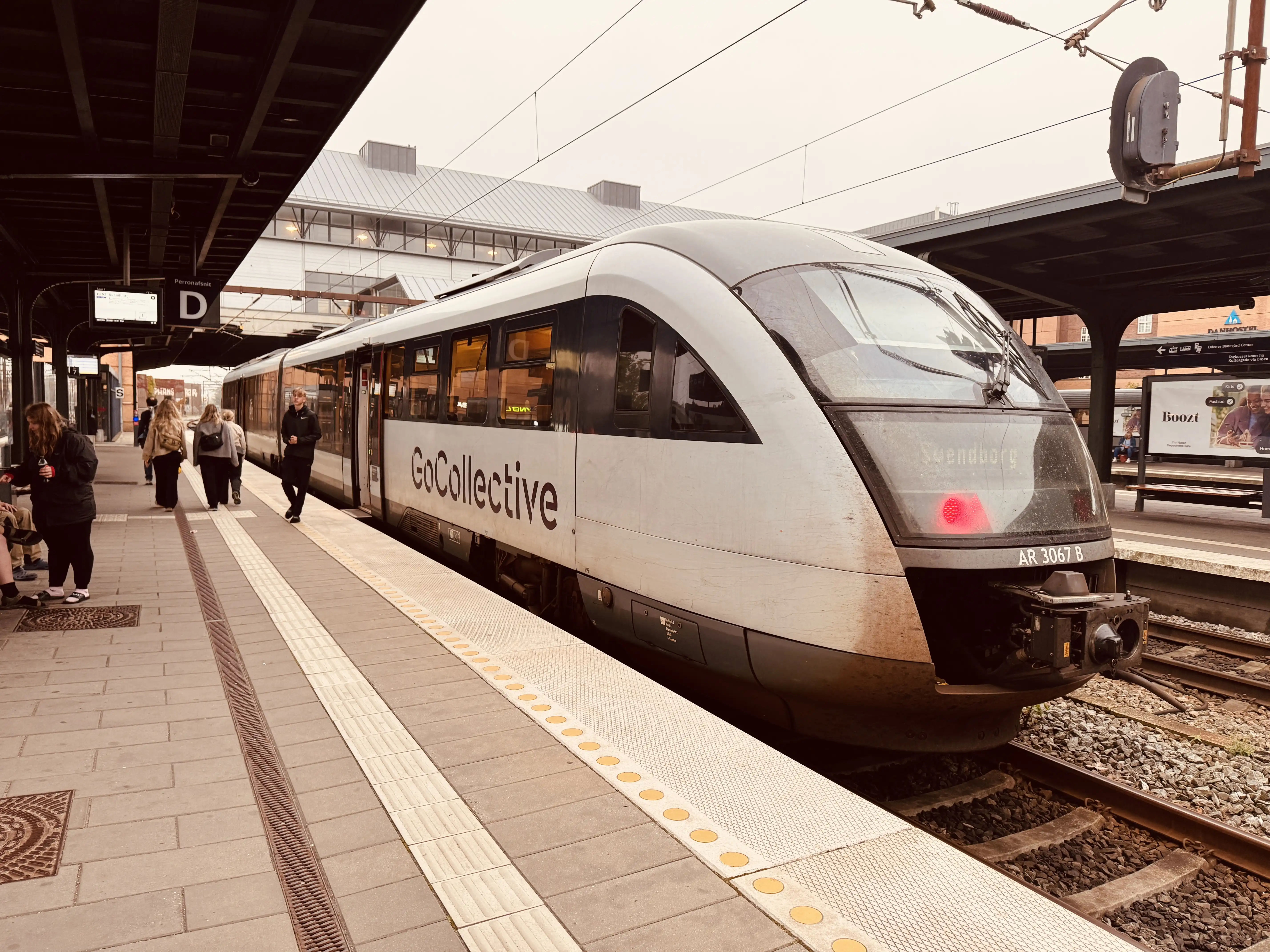 Billede af GoCollective AR 3067, tidligere DSB MQ 4117-4917 fotograferet ud for Odense Banegård Center. Billede af GoCollective AR 3067, tidligere DSB MQ 4117-4917 fotograferet ud for Odense Banegård Center.