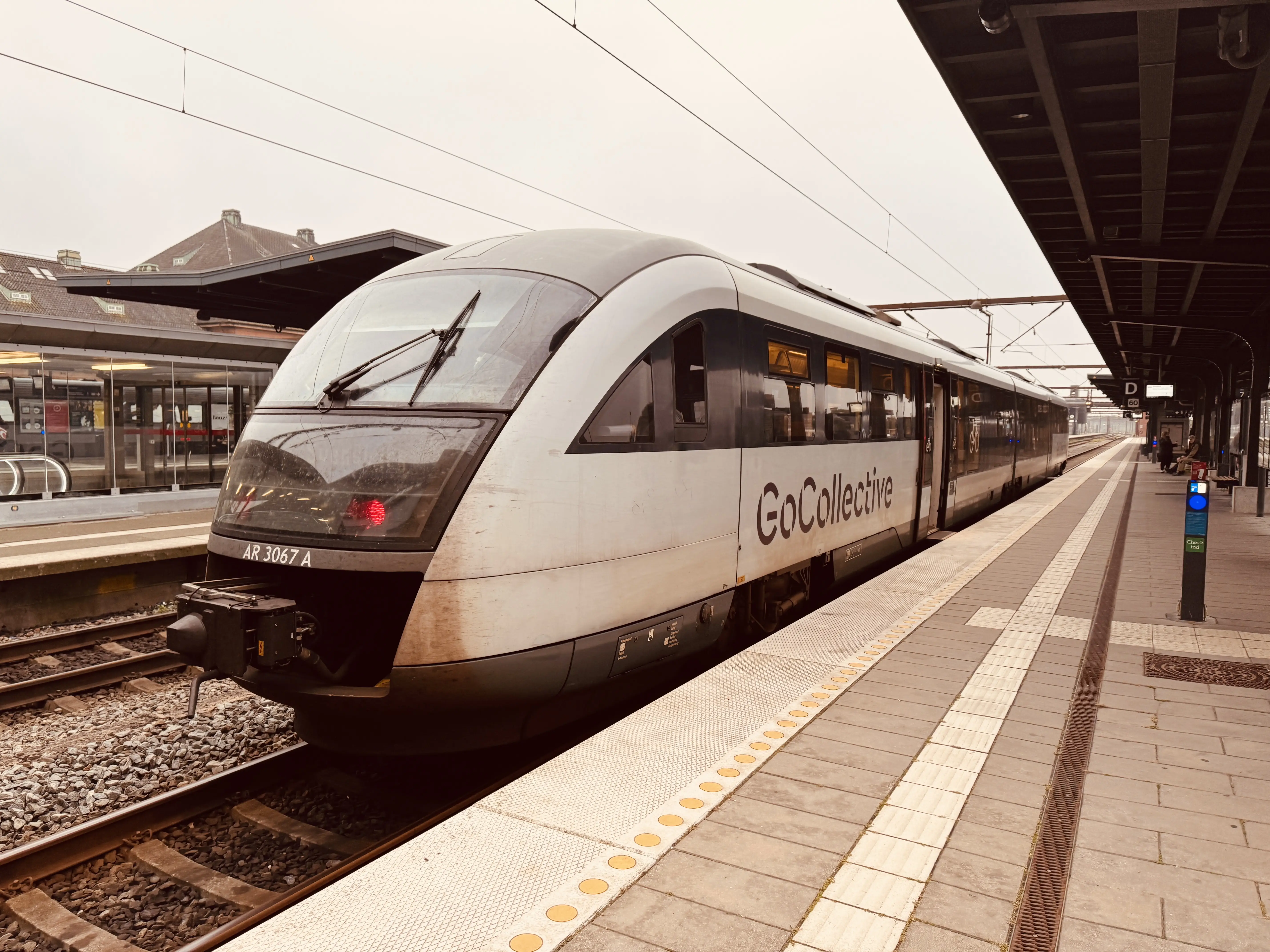 Billede af GoCollective AR 3067, tidligere DSB MQ 4117-4917 fotograferet ud for Odense Banegård Center. Billede af GoCollective AR 3067, tidligere DSB MQ 4117-4917 fotograferet ud for Odense Banegård Center.