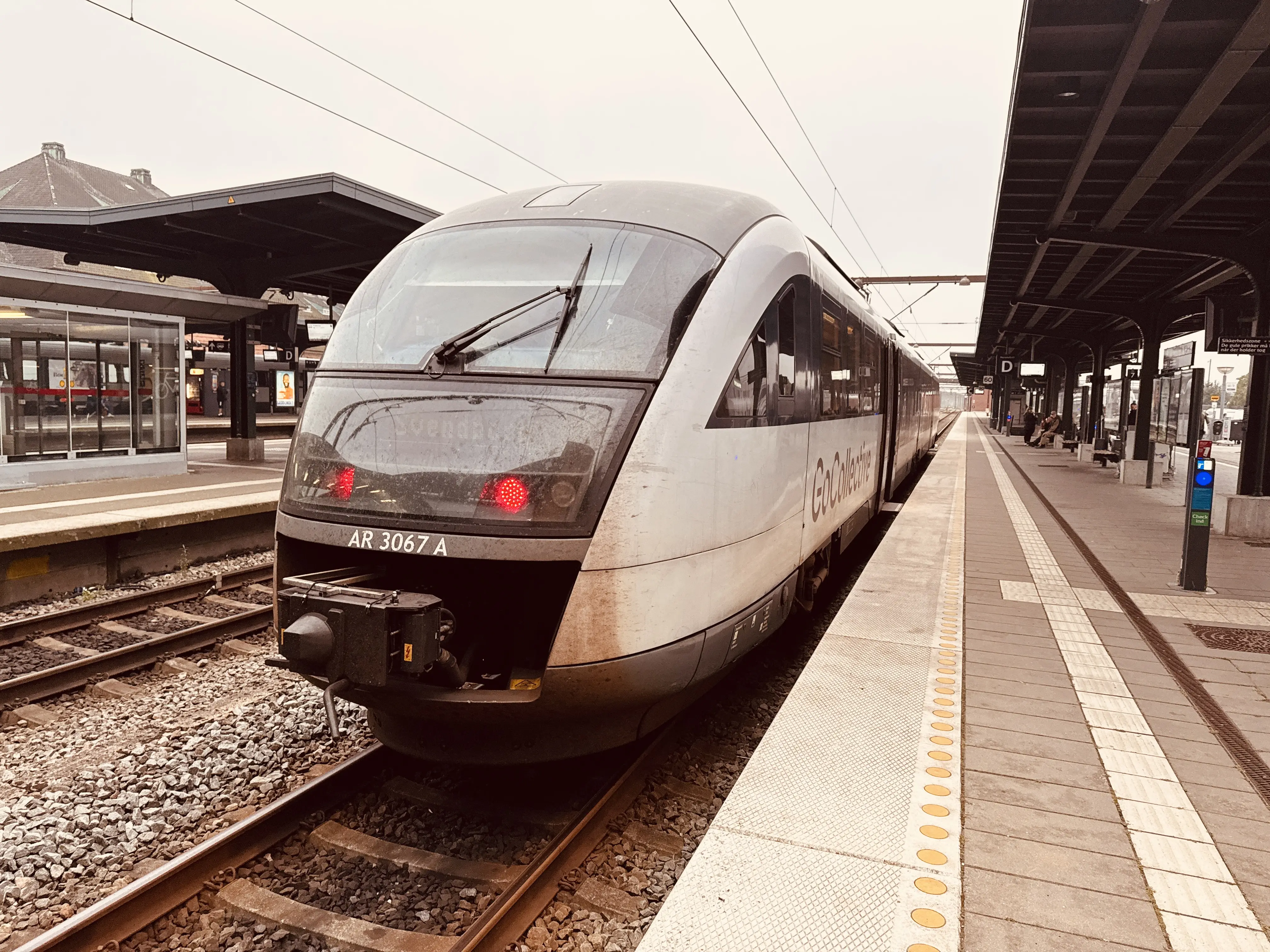 Billede af GoCollective AR 3067, tidligere DSB MQ 4117-4917 fotograferet ud for Odense Banegård Center. Billede af GoCollective AR 3067, tidligere DSB MQ 4117-4917 fotograferet ud for Odense Banegård Center.