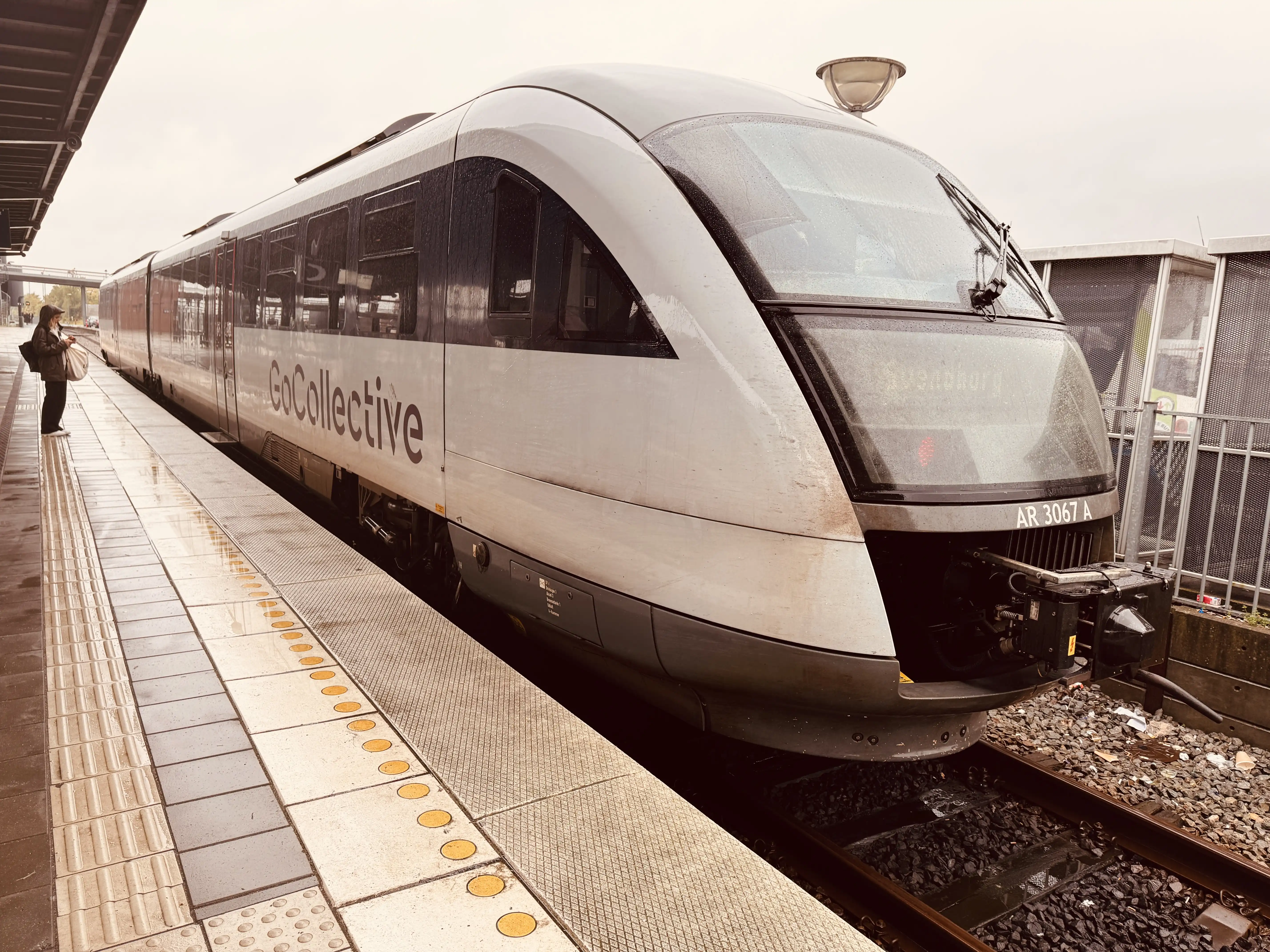 Billede af GoCollective AR 3067, tidligere DSB MQ 4117-4917 fotograferet ud for Odense Banegård Center. Billede af GoCollective AR 3067, tidligere DSB MQ 4117-4917 fotograferet ud for Odense Banegård Center.