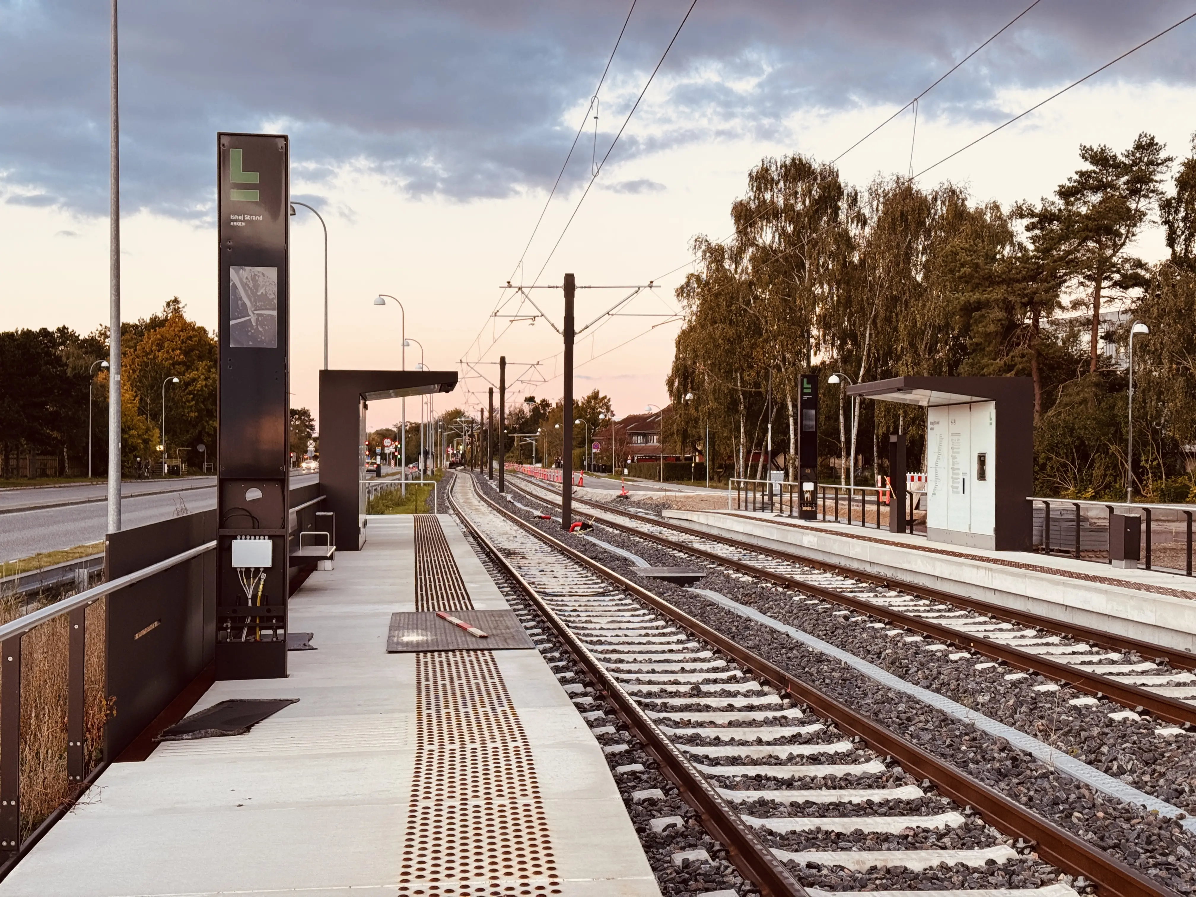 Billede af Ishøj Strand - ARKEN Letbanestation. Billede af Ishøj Strand - ARKEN Letbanestation.