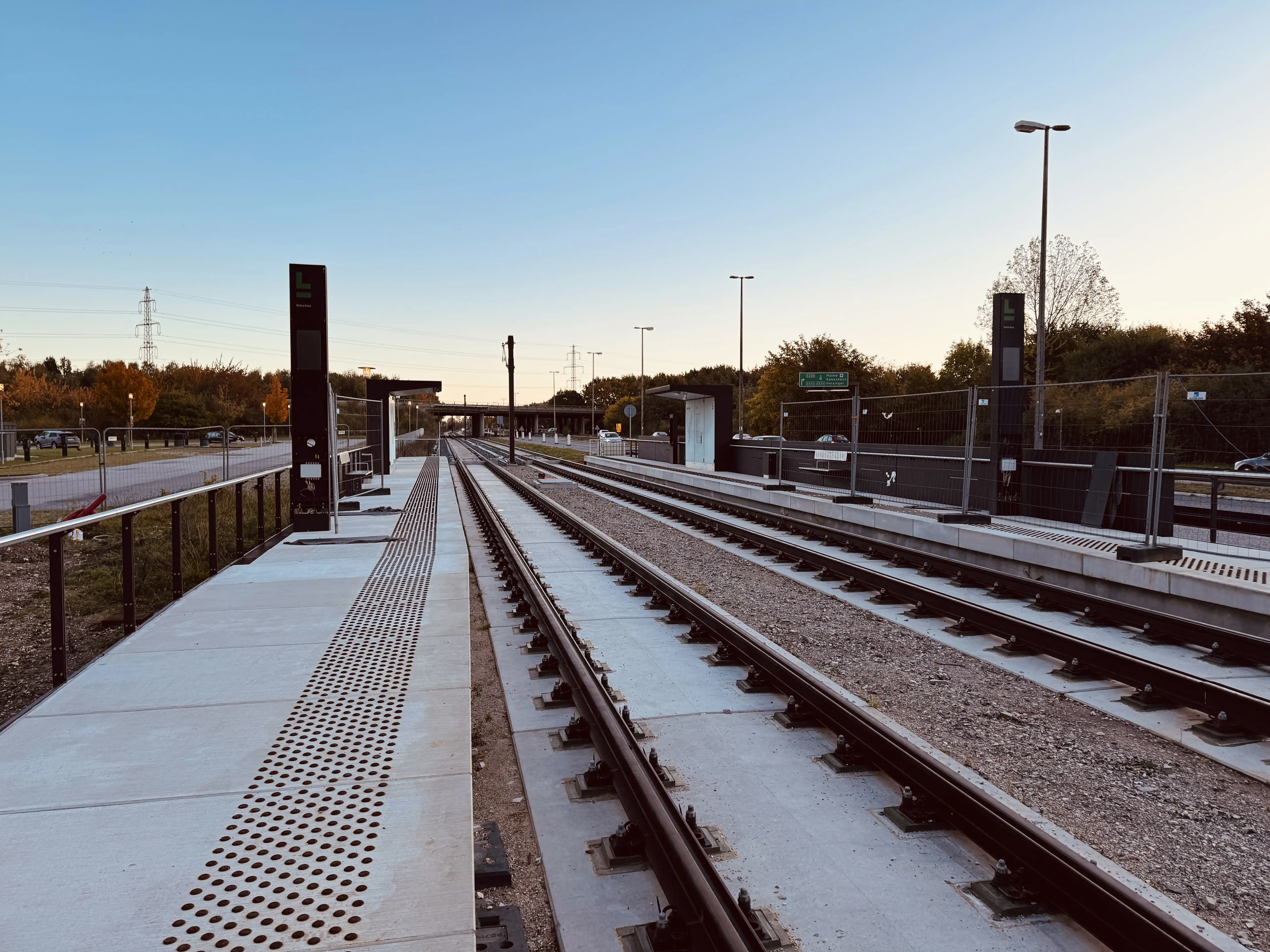 Billede af Delta Park Letbanestation. Billede af Delta Park Letbanestation.