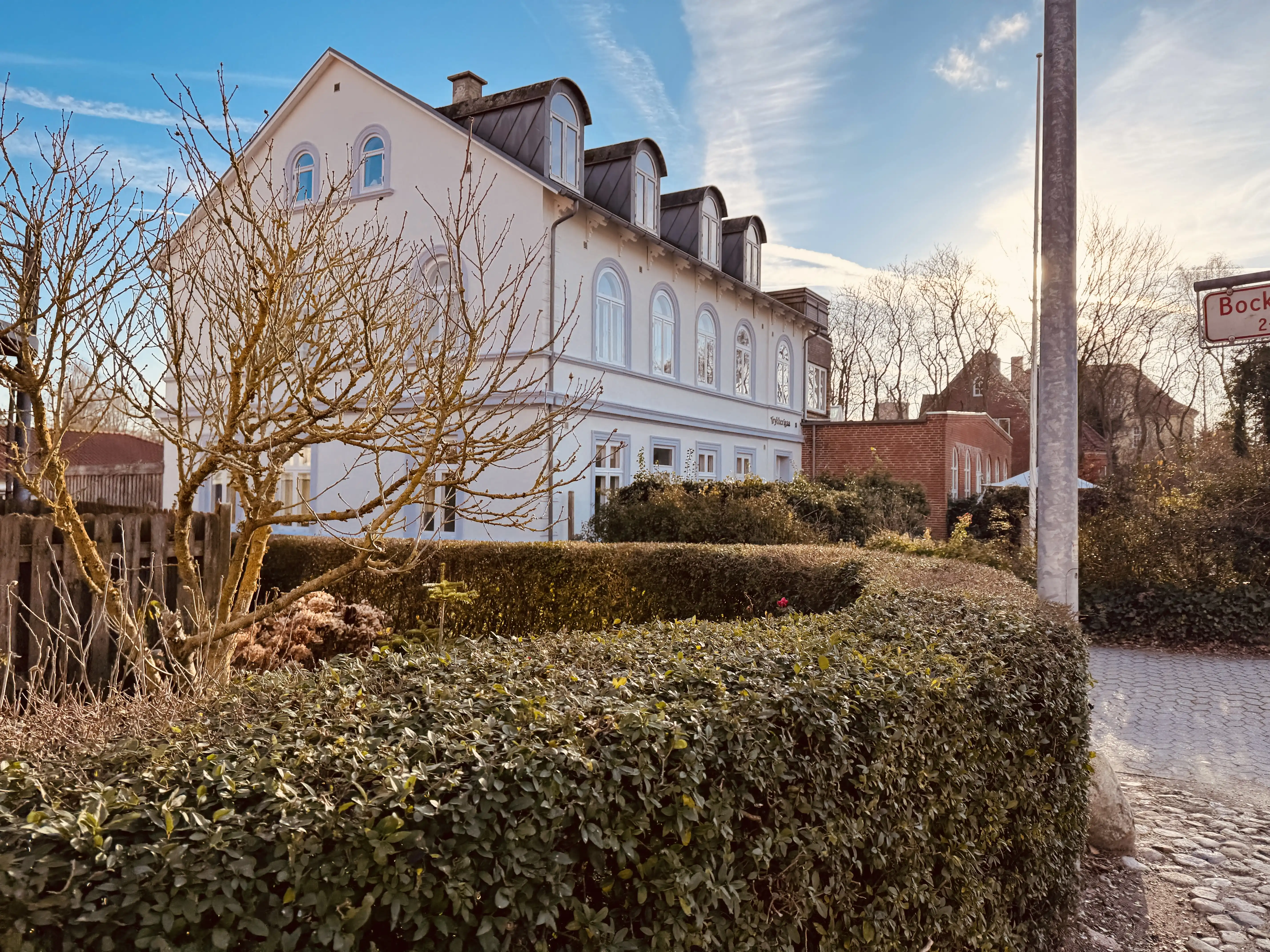 Billede af Tønder Marskbanegård. Billede af Tønder Marskbanegård.