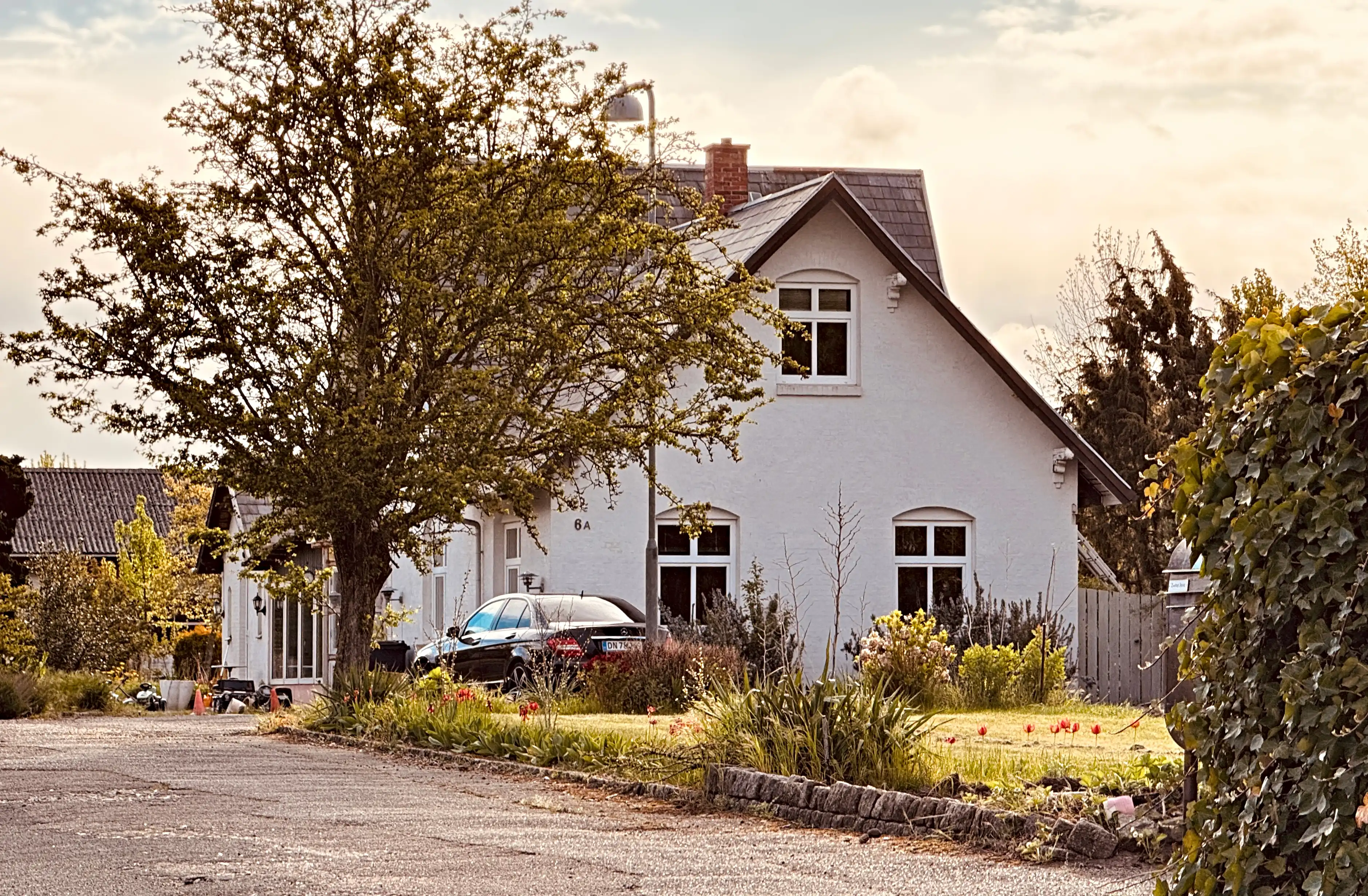 Billede af Seden Station set fra vejsiden.
