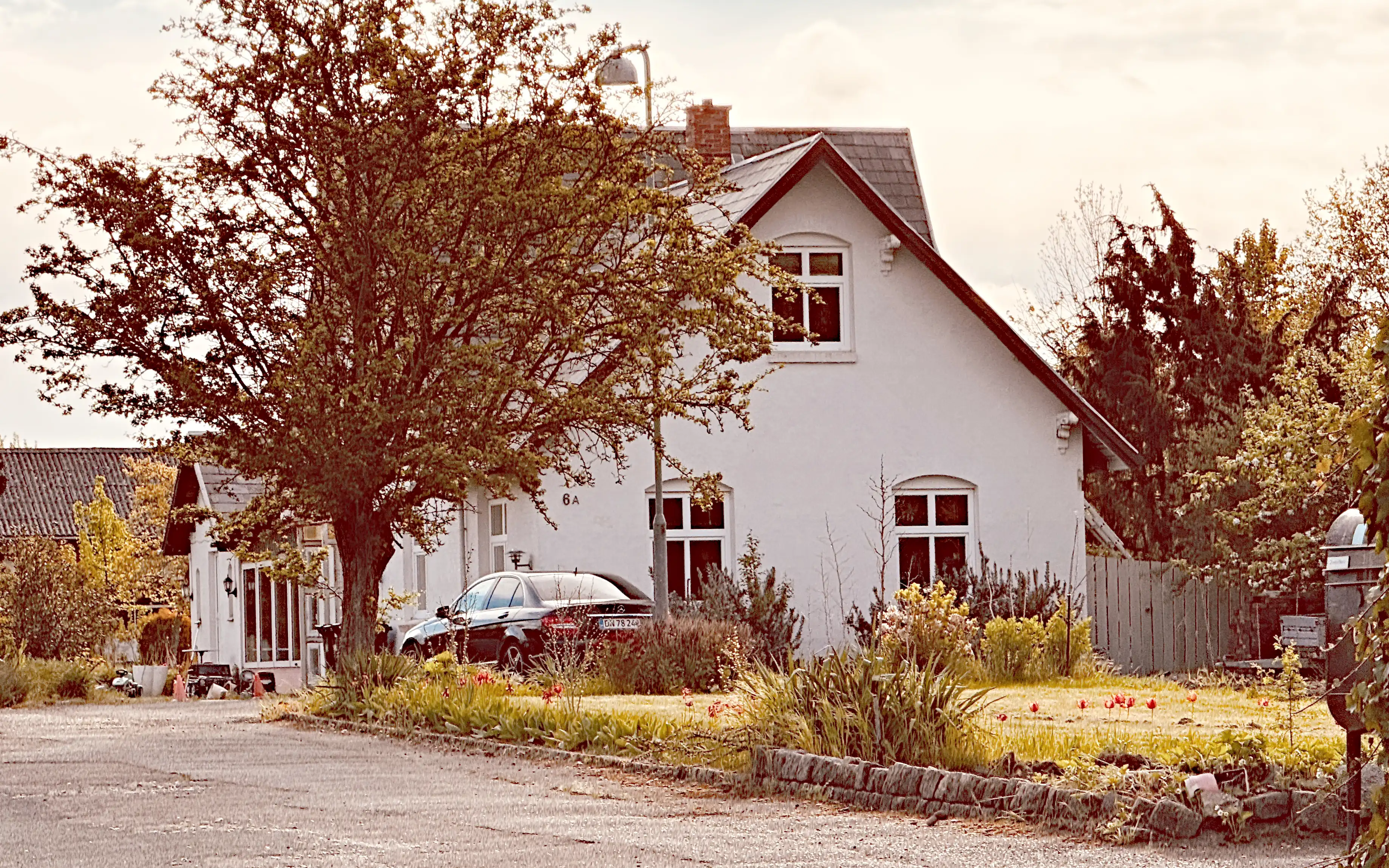 Billede af Seden Station set fra vejsiden. Billede af Seden Station set fra vejsiden.