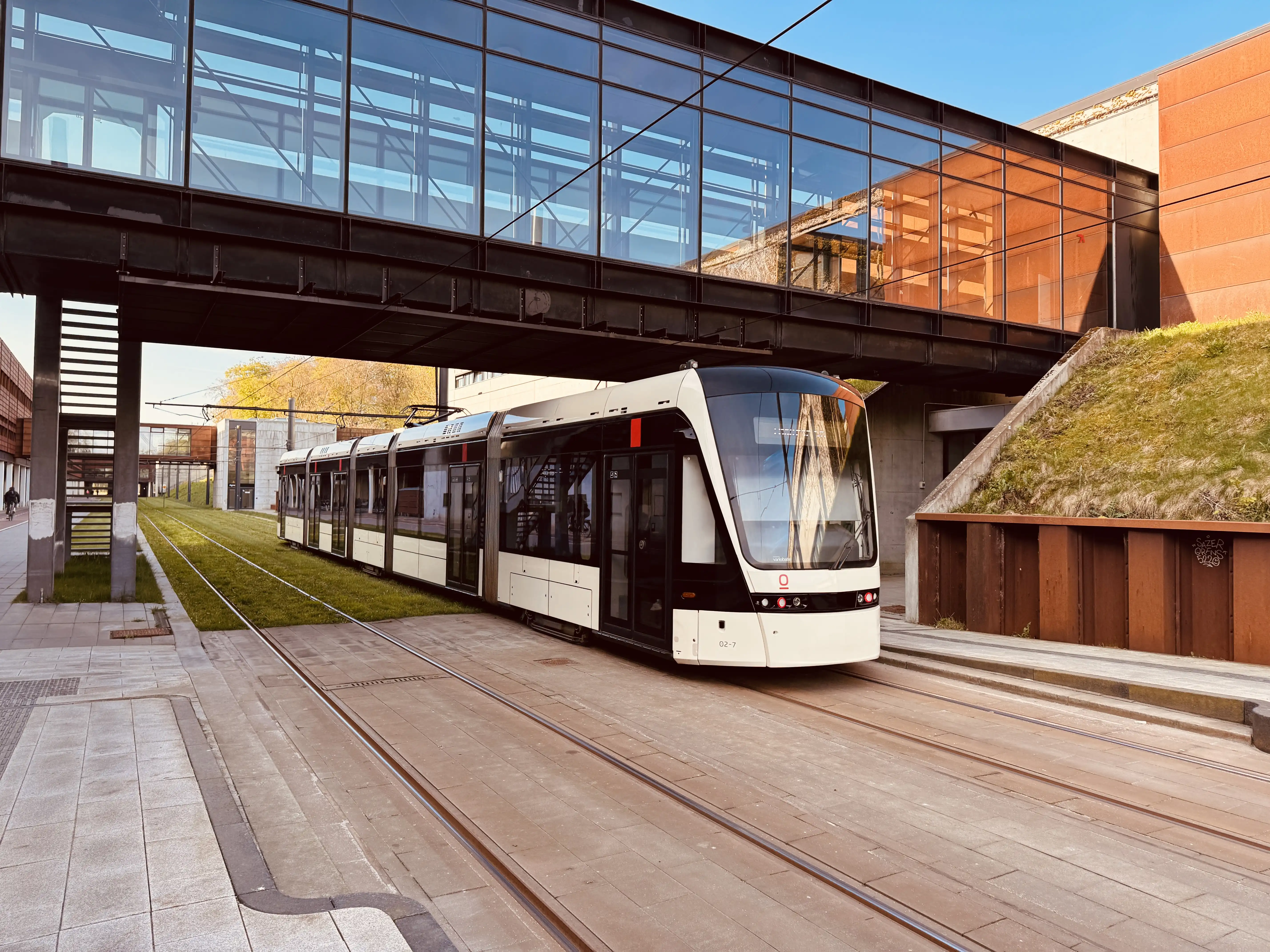 Billede af Campus Odense Letbanestation. Billede af Campus Odense Letbanestation.