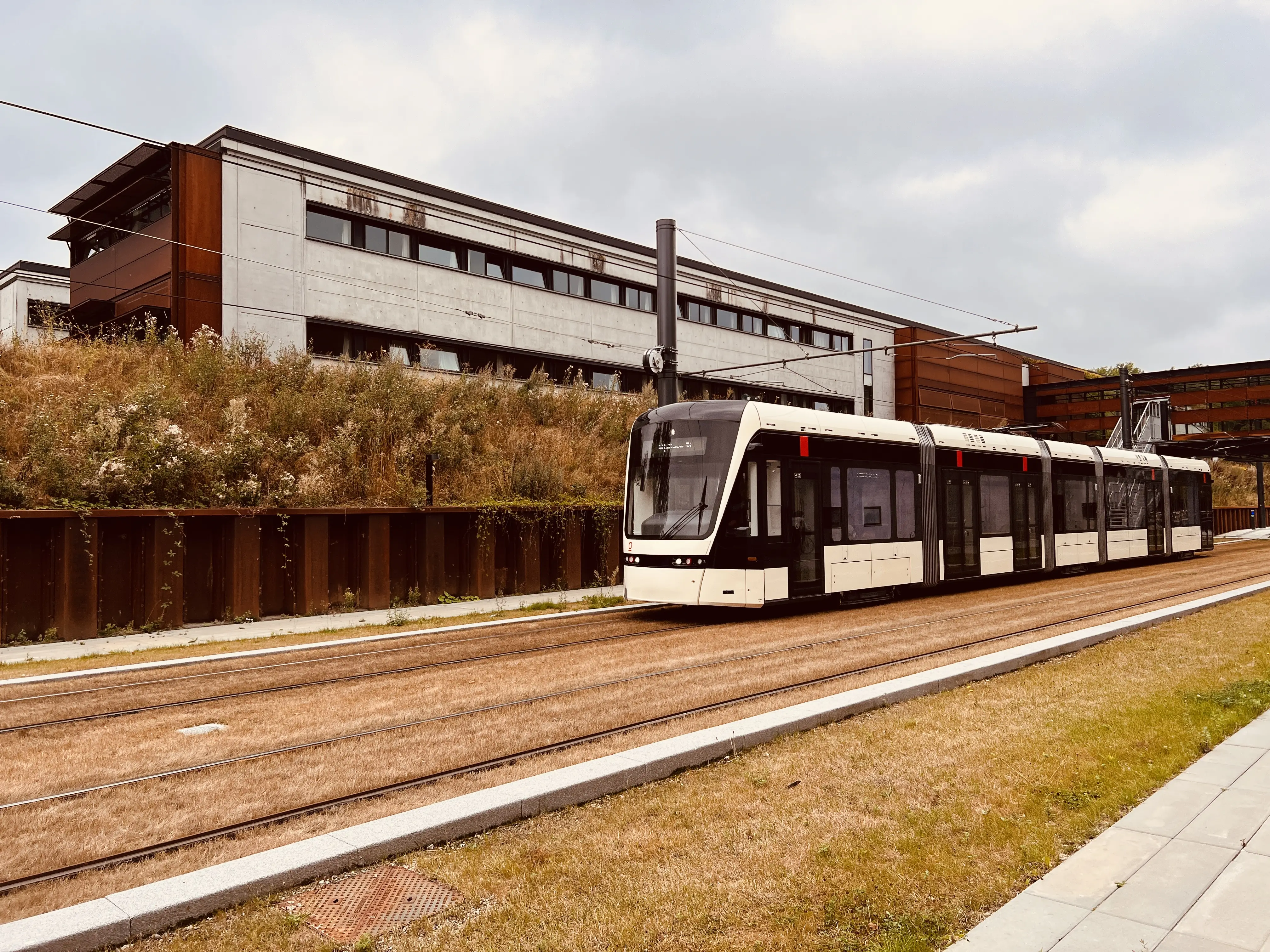 Billede af Campus Odense Letbanestation. Billede af Campus Odense Letbanestation.
