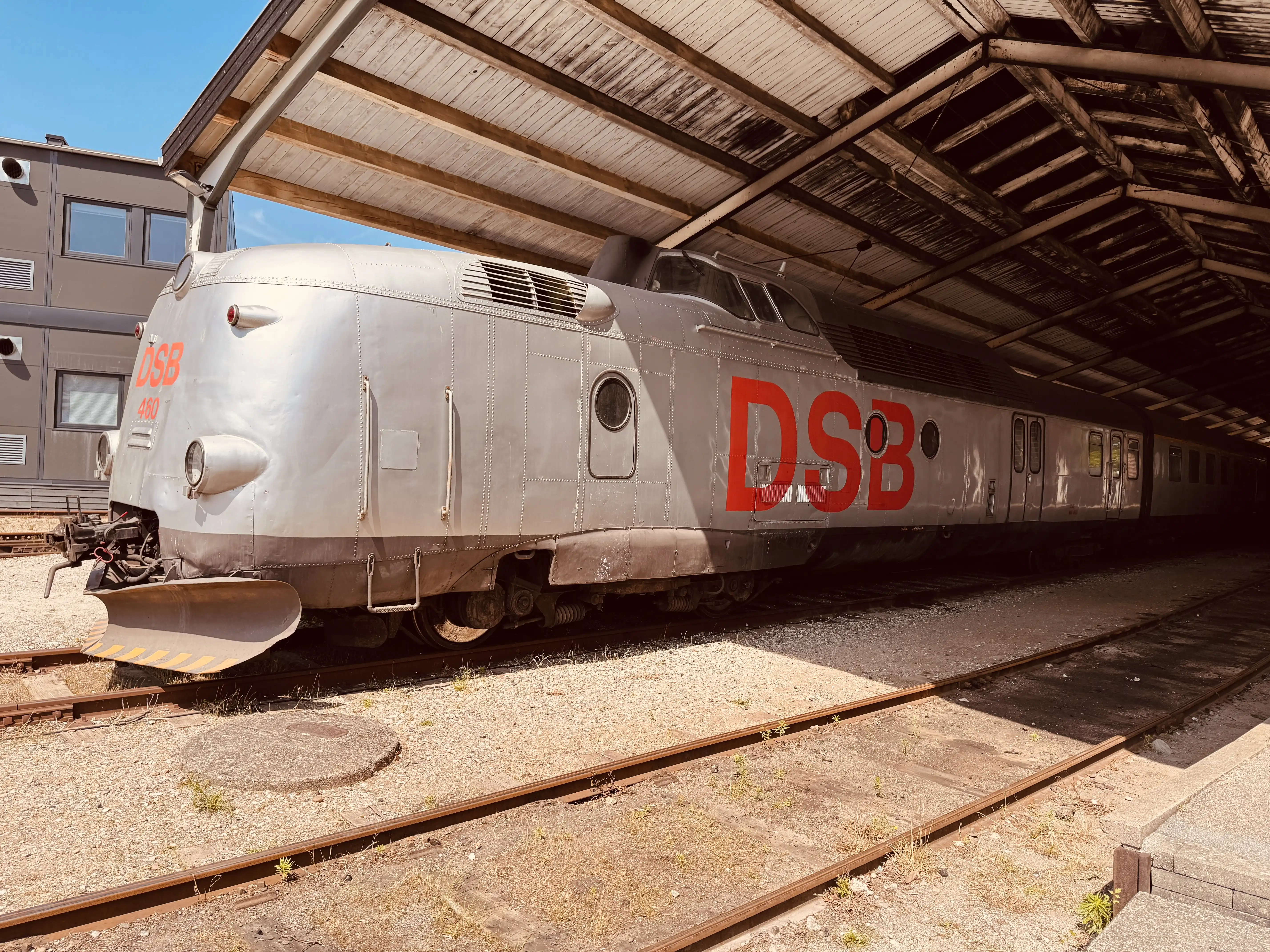 DSB MA 460 - lyntoget med kælenavnet "Sølvpilen" og "Staniolekspressen".